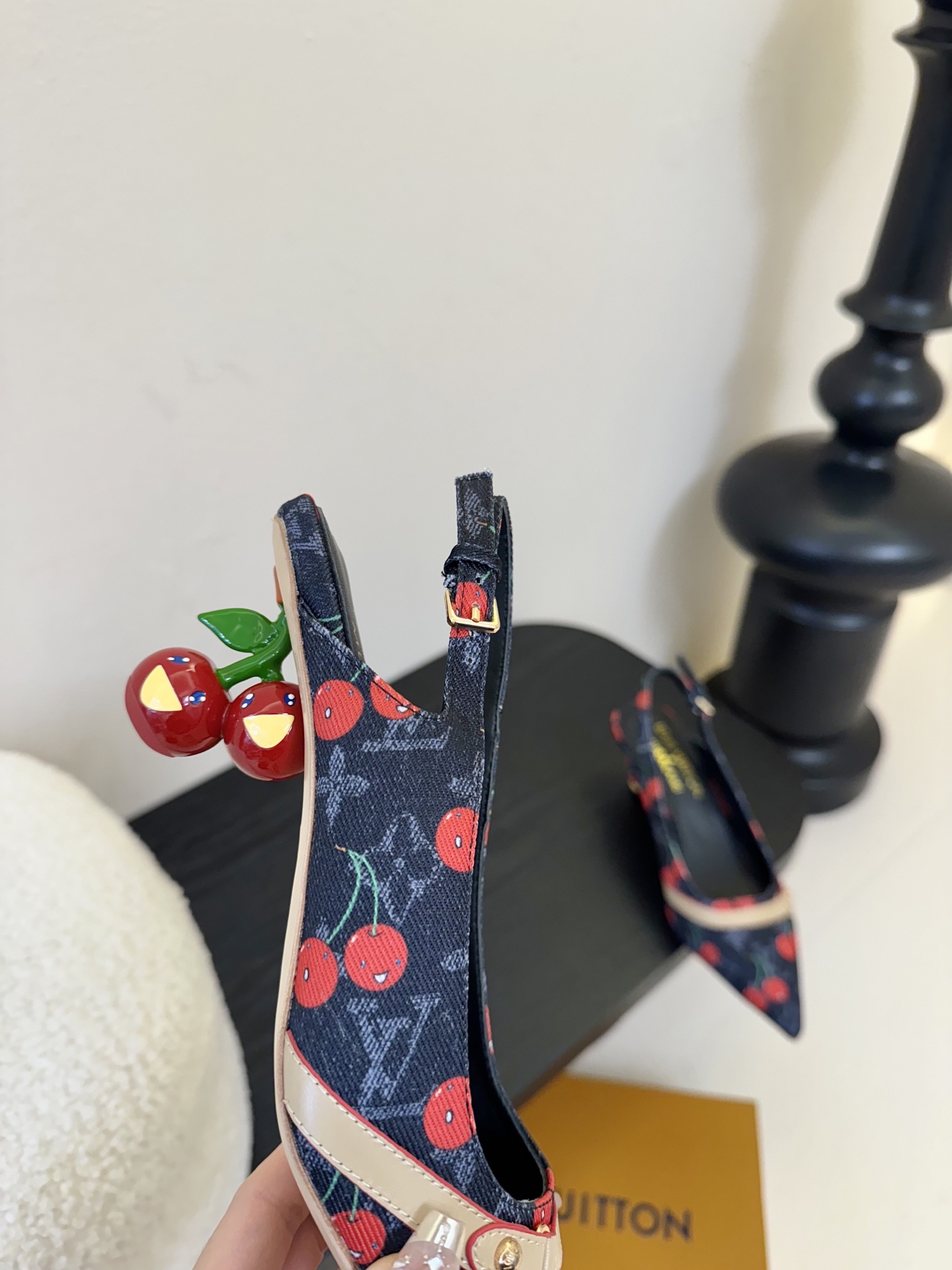 樱桃🍒跟  | ²⁰²5𝐬𝐬 🤍🤎
驴家早春新品🆕 new arrival～LV春夏玛丽珍鞋，也太出彩了