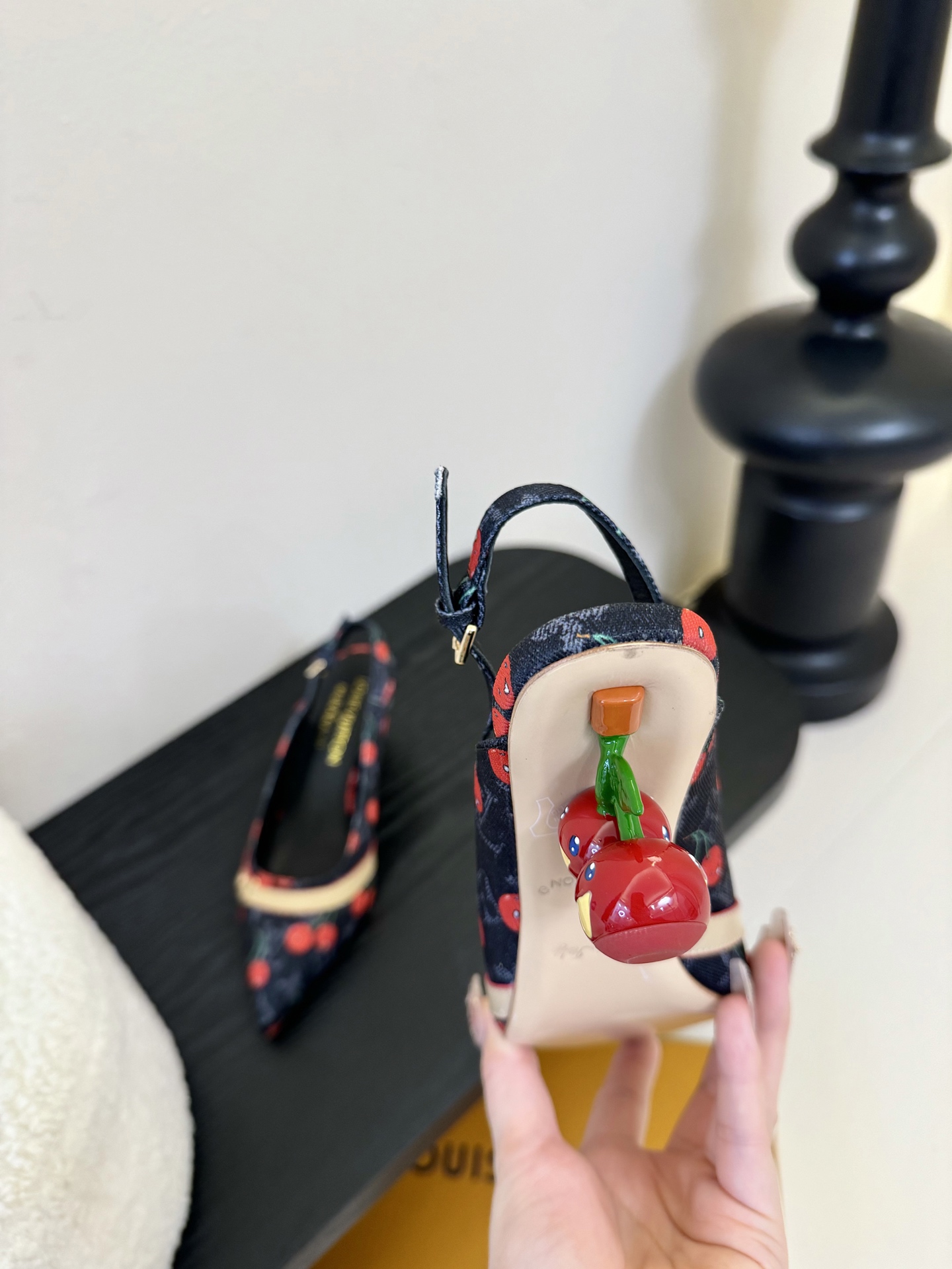 樱桃🍒跟  | ²⁰²5𝐬𝐬 🤍🤎
驴家早春新品🆕 new arrival～LV春夏玛丽珍鞋，也太出彩了