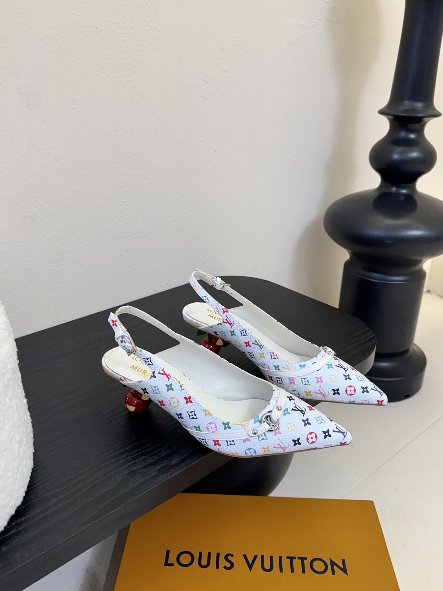 樱桃🍒跟  | ²⁰²5𝐬𝐬 🤍🤎
驴家早春新品🆕 new arrival～LV春夏玛丽珍鞋，也太出彩了