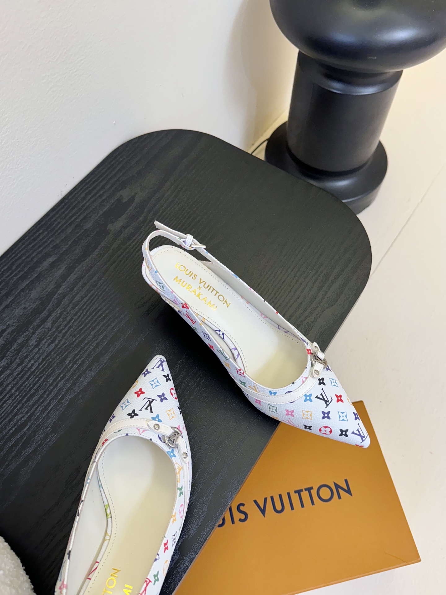 樱桃🍒跟  | ²⁰²5𝐬𝐬 🤍🤎
驴家早春新品🆕 new arrival～LV春夏玛丽珍鞋，也太出彩了