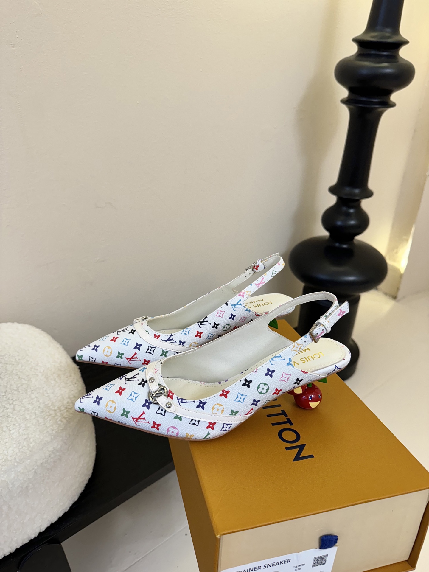樱桃🍒跟  | ²⁰²5𝐬𝐬 🤍🤎
驴家早春新品🆕 new arrival～LV春夏玛丽珍鞋，也太出彩了