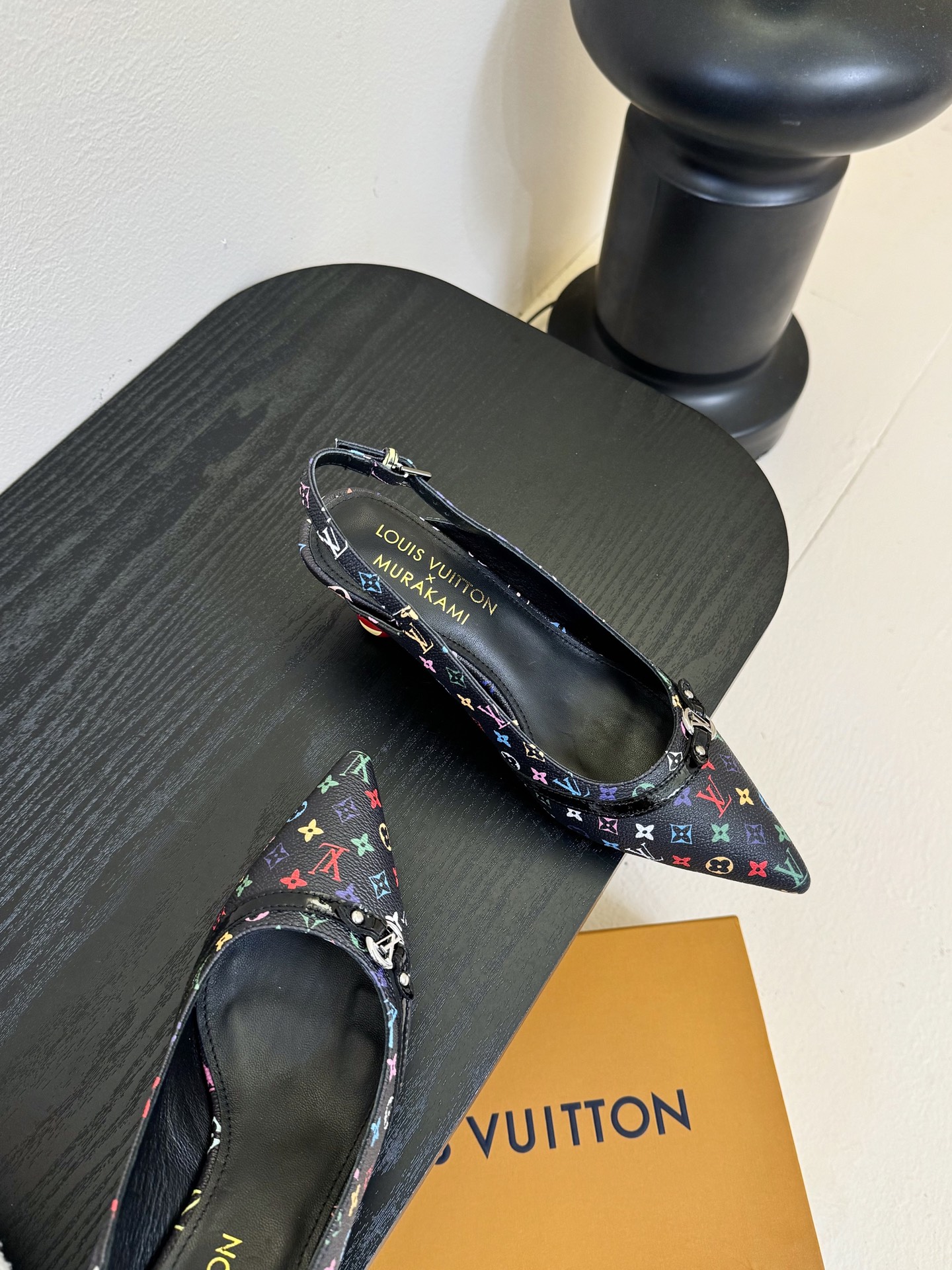 樱桃🍒跟  | ²⁰²5𝐬𝐬 🤍🤎
驴家早春新品🆕 new arrival～LV春夏玛丽珍鞋，也太出彩了