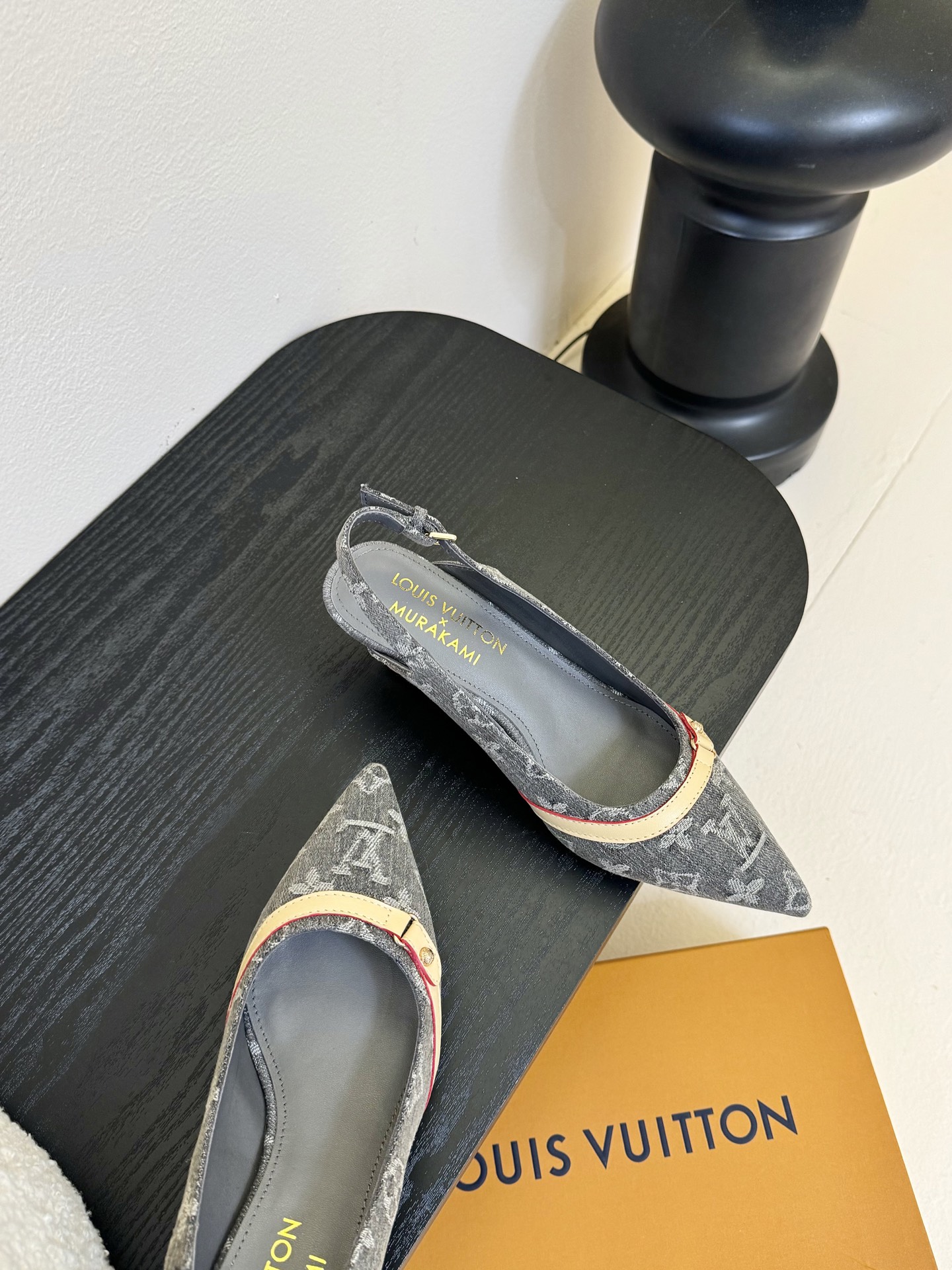 樱桃🍒跟  | ²⁰²5𝐬𝐬 🤍🤎
驴家早春新品🆕 new arrival～LV春夏玛丽珍鞋，也太出彩了