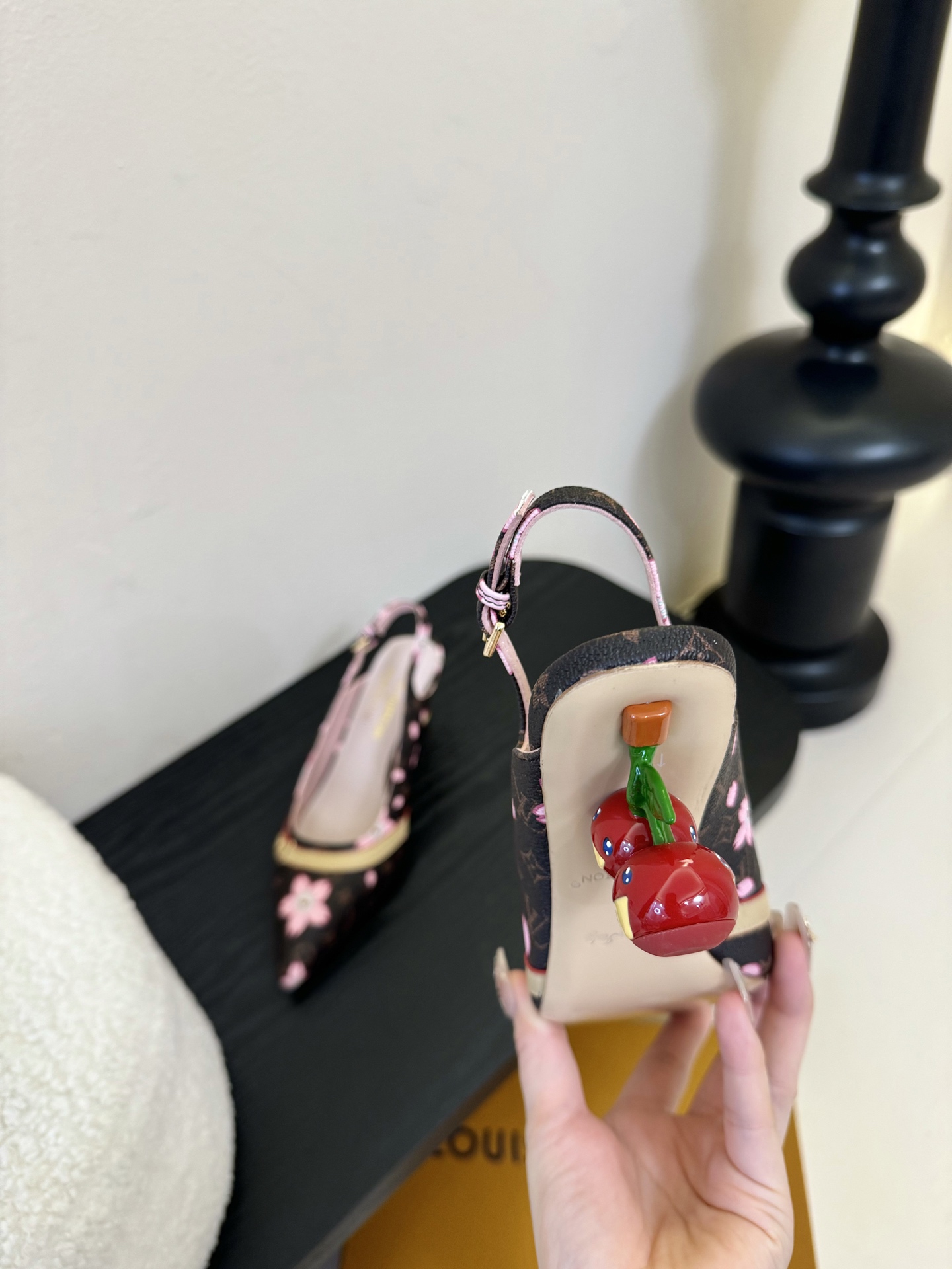樱桃🍒跟  | ²⁰²5𝐬𝐬 🤍🤎
驴家早春新品🆕 new arrival～LV春夏玛丽珍鞋，也太出彩了