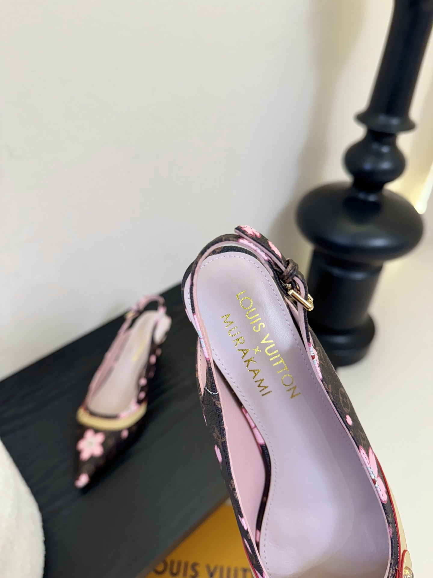 樱桃🍒跟  | ²⁰²5𝐬𝐬 🤍🤎
驴家早春新品🆕 new arrival～LV春夏玛丽珍鞋，也太出彩了