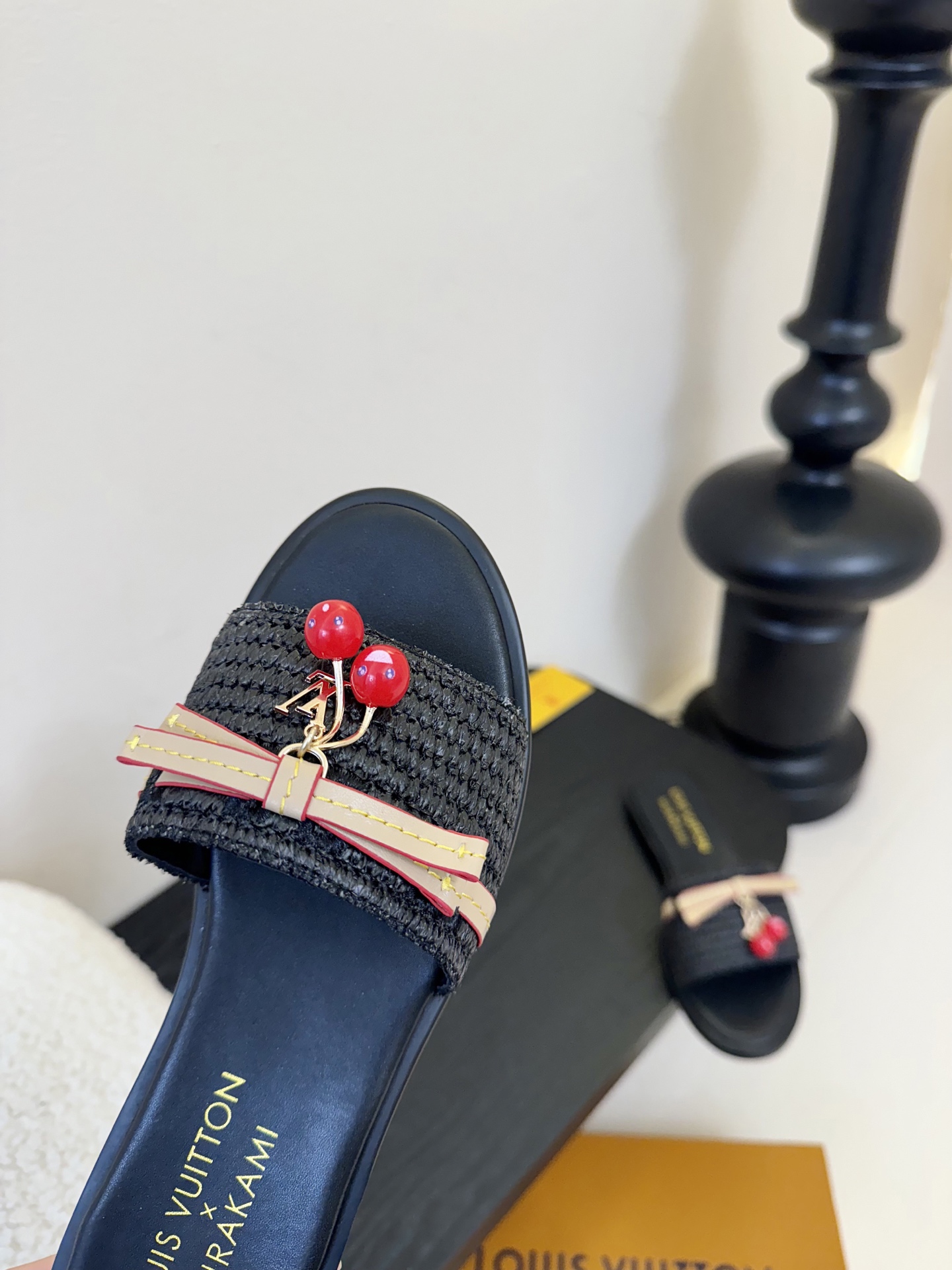 
  Louis Vuitton ss25 new arrival LV驴牌春夏新品系列高跟拖鞋
简约精