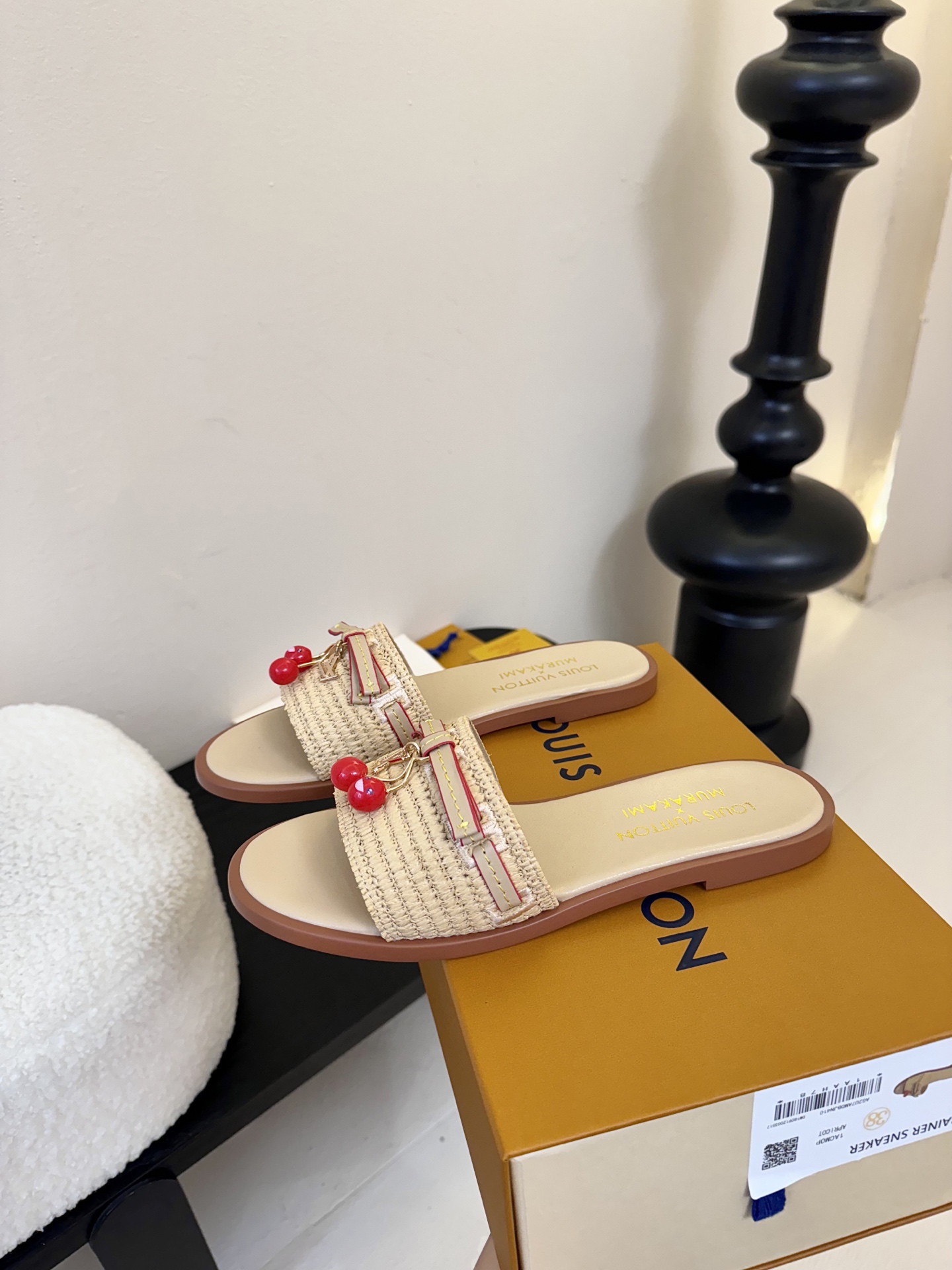 
  Louis Vuitton ss25 new arrival LV驴牌春夏新品系列高跟拖鞋
简约精