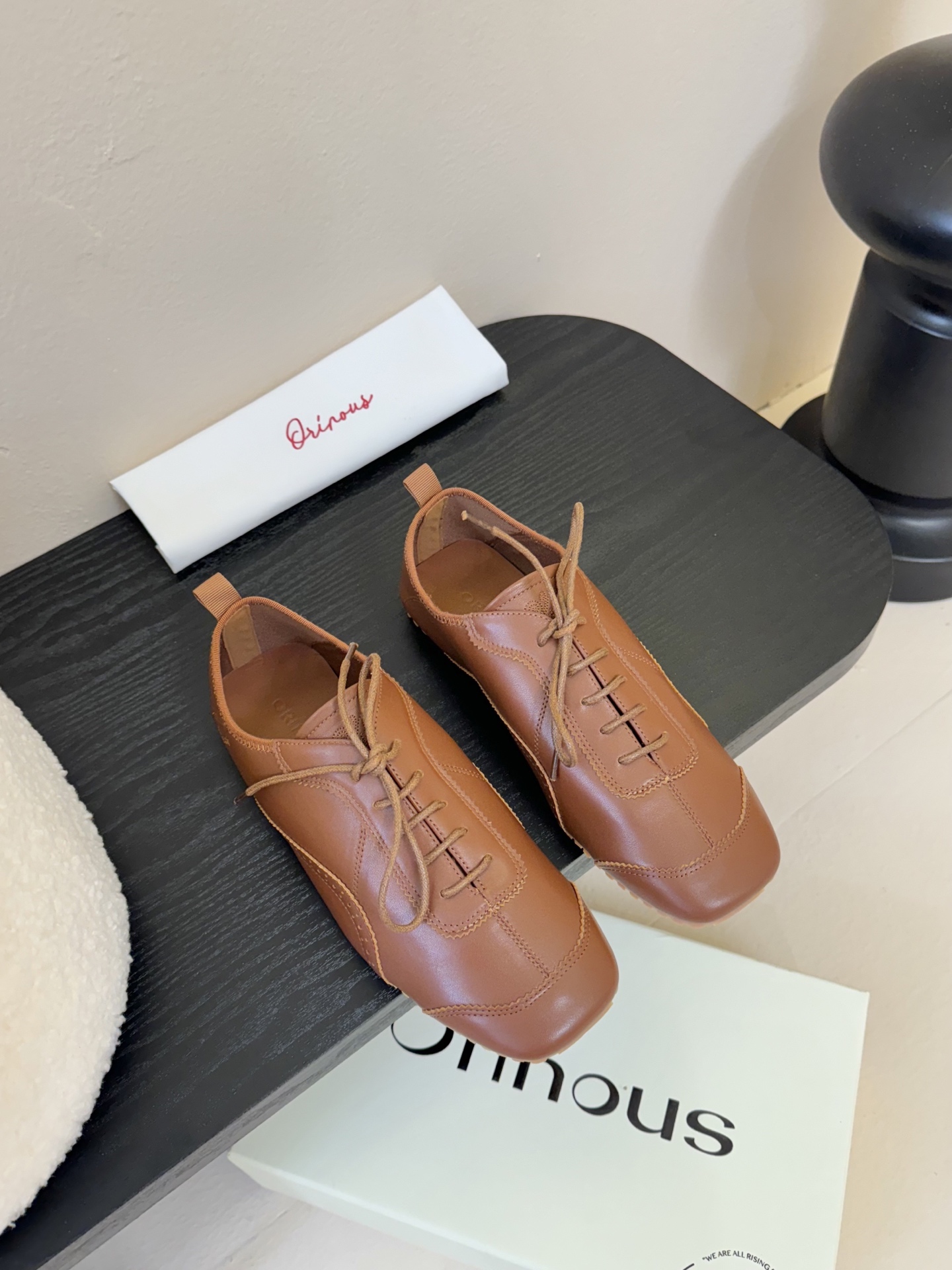 
Orinous25秋冬新品休闲德训鞋！
邂逅Orinou*轻启时尚休闲序章 将简约与质感精妙糅合 鞋面