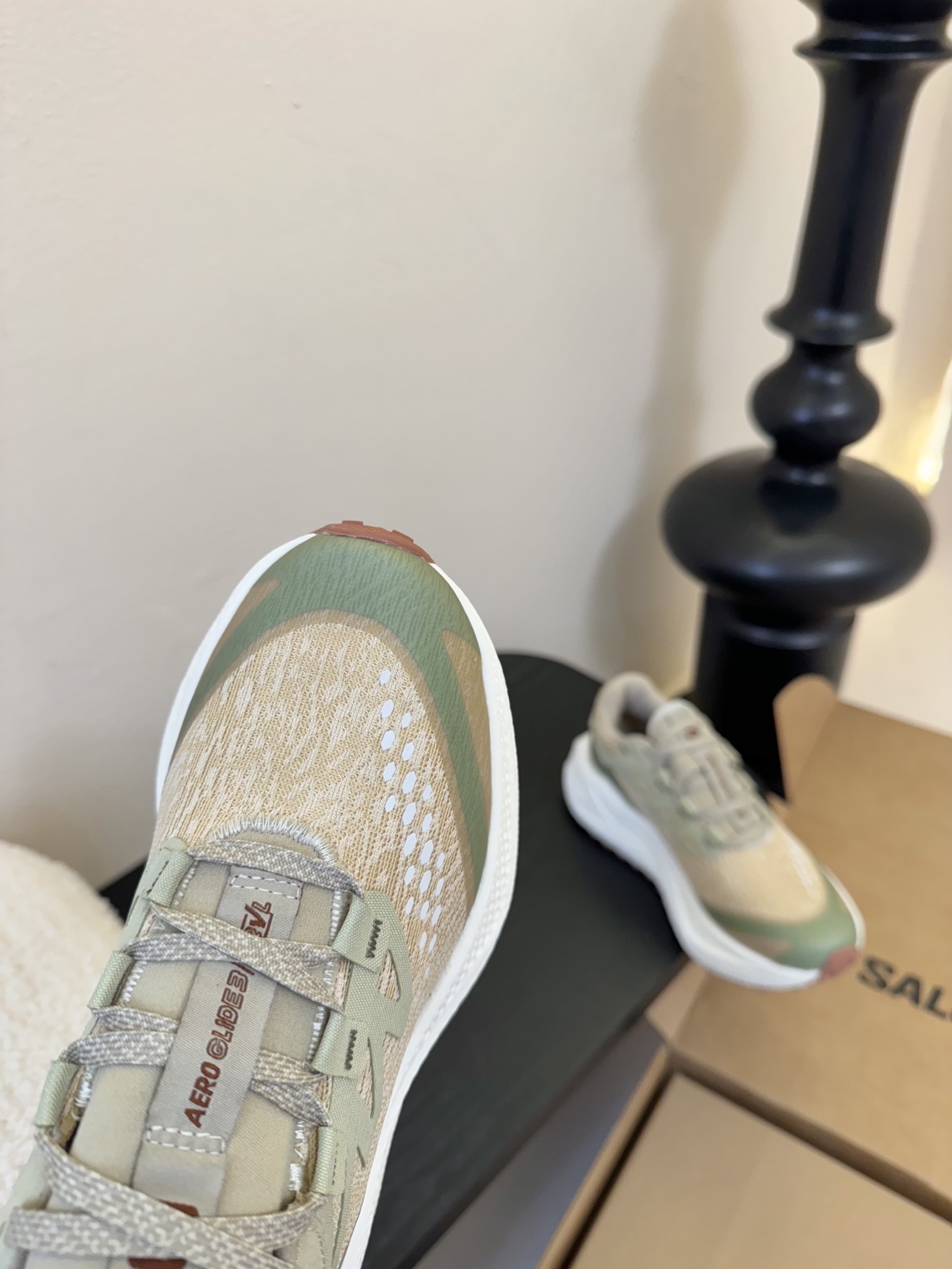  男款➕10
Salomo*25SS新款Aero Glide3 Grvl跑鞋

Salomon 的产品以