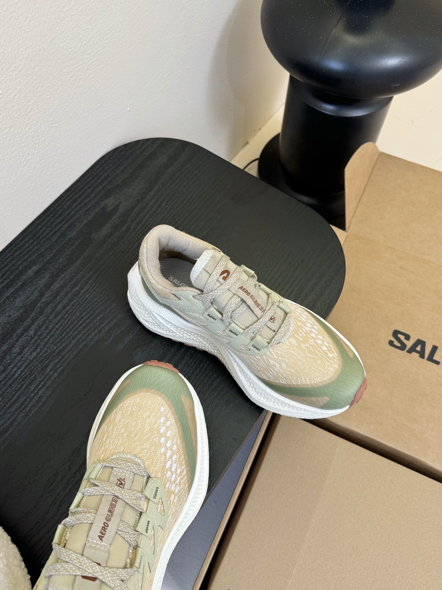  男款➕10
Salomo*25SS新款Aero Glide3 Grvl跑鞋

Salomon 的产品以