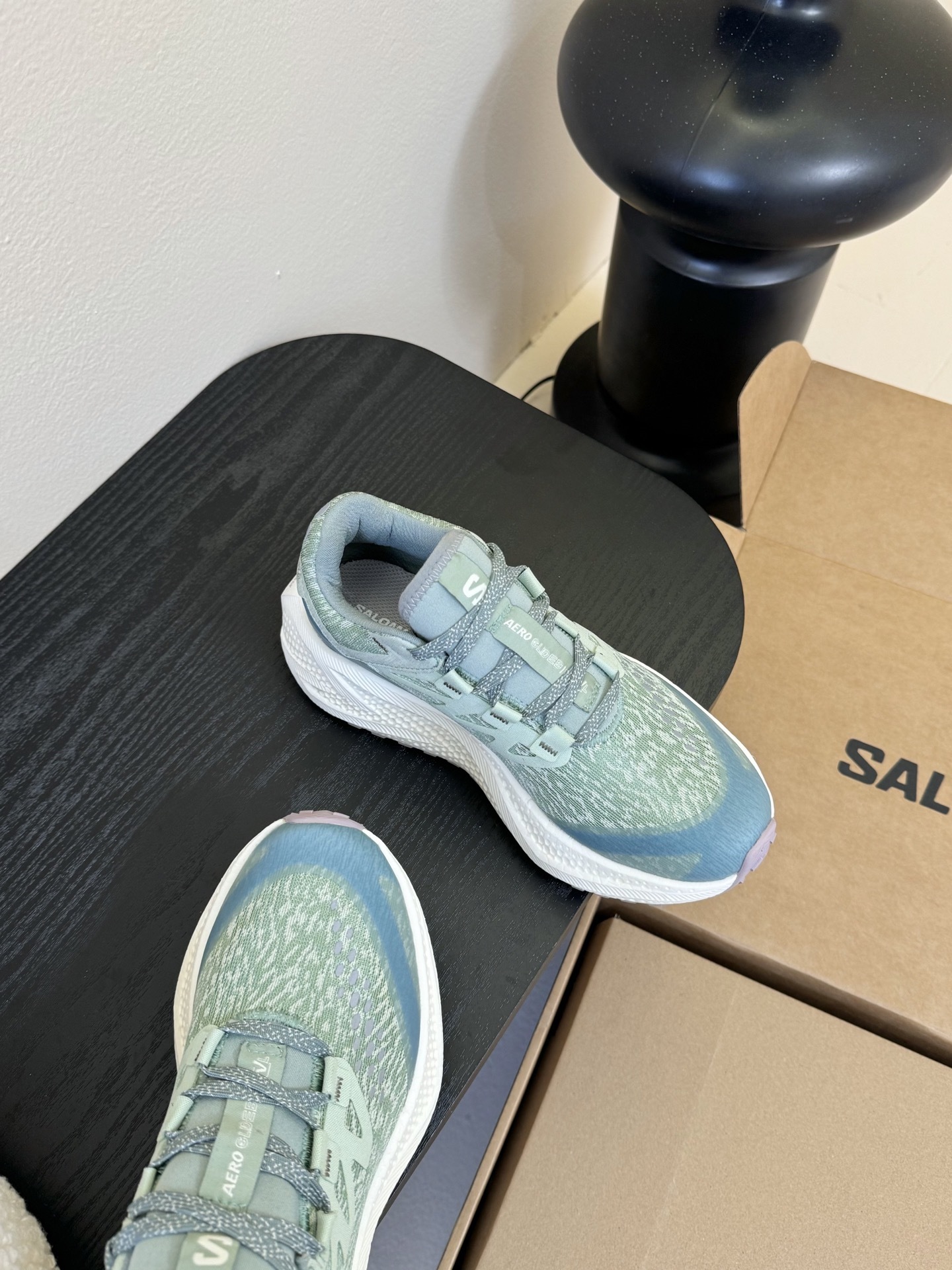 男款➕10
Salomo*25SS新款Aero Glide3 Grvl跑鞋
Salomon 的产品以