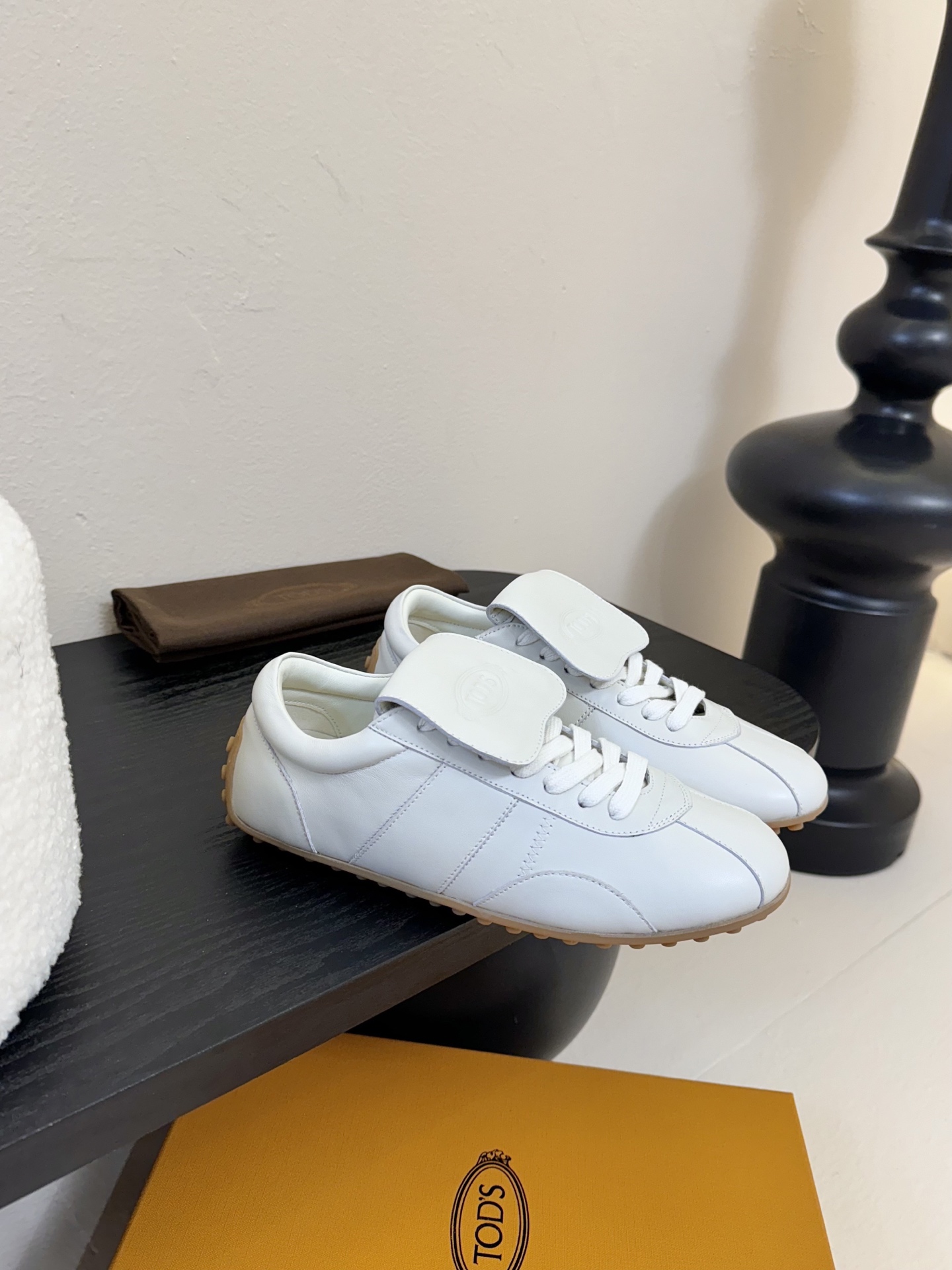 New German White Recreational Sneakers with Sheepskin Lining and Siltproof Soles: Sizes 35-39, 40-41 - 图片 2