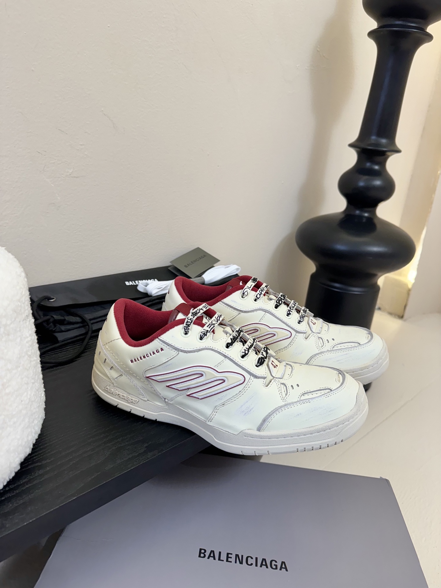 
BaLenciaga巴黎世家最新秋冬款Hamp tons情侣运动鞋     
  超多明星网红种草 它