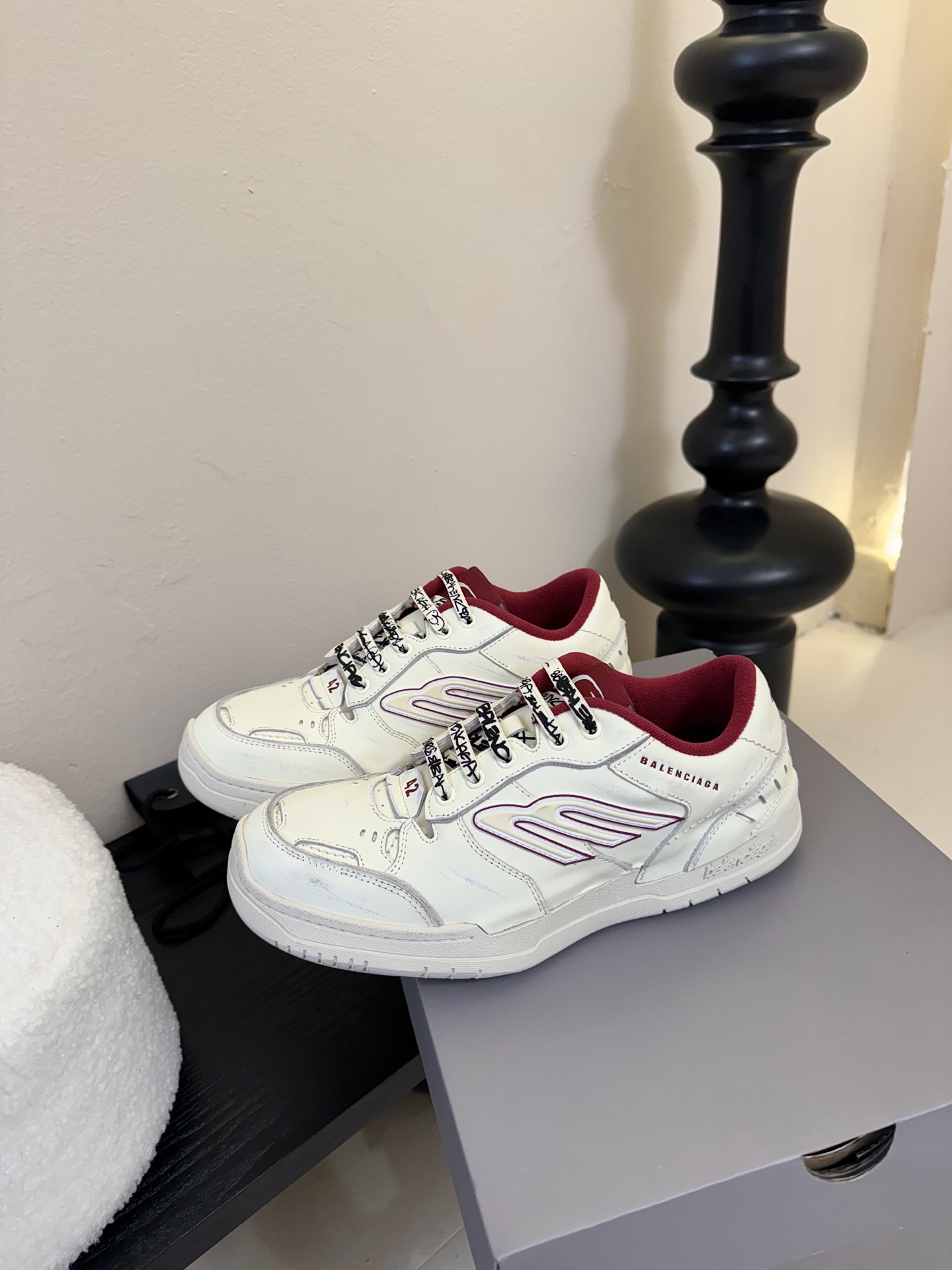 
BaLenciaga巴黎世家最新秋冬款Hamp tons情侣运动鞋     
  超多明星网红种草 它