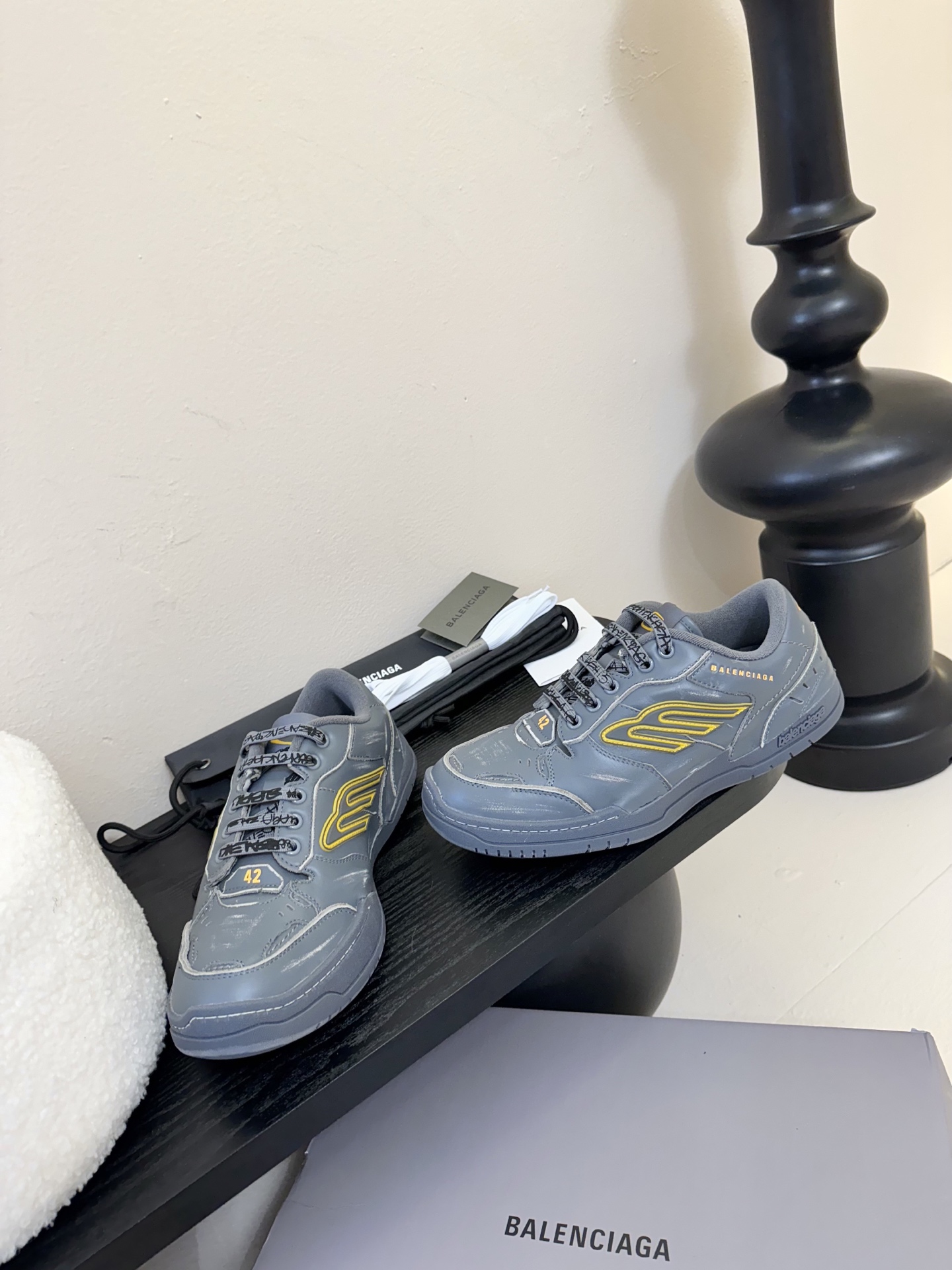 
BaLenciaga巴黎世家最新秋冬款Hamp tons情侣运动鞋     
  超多明星网红种草 它