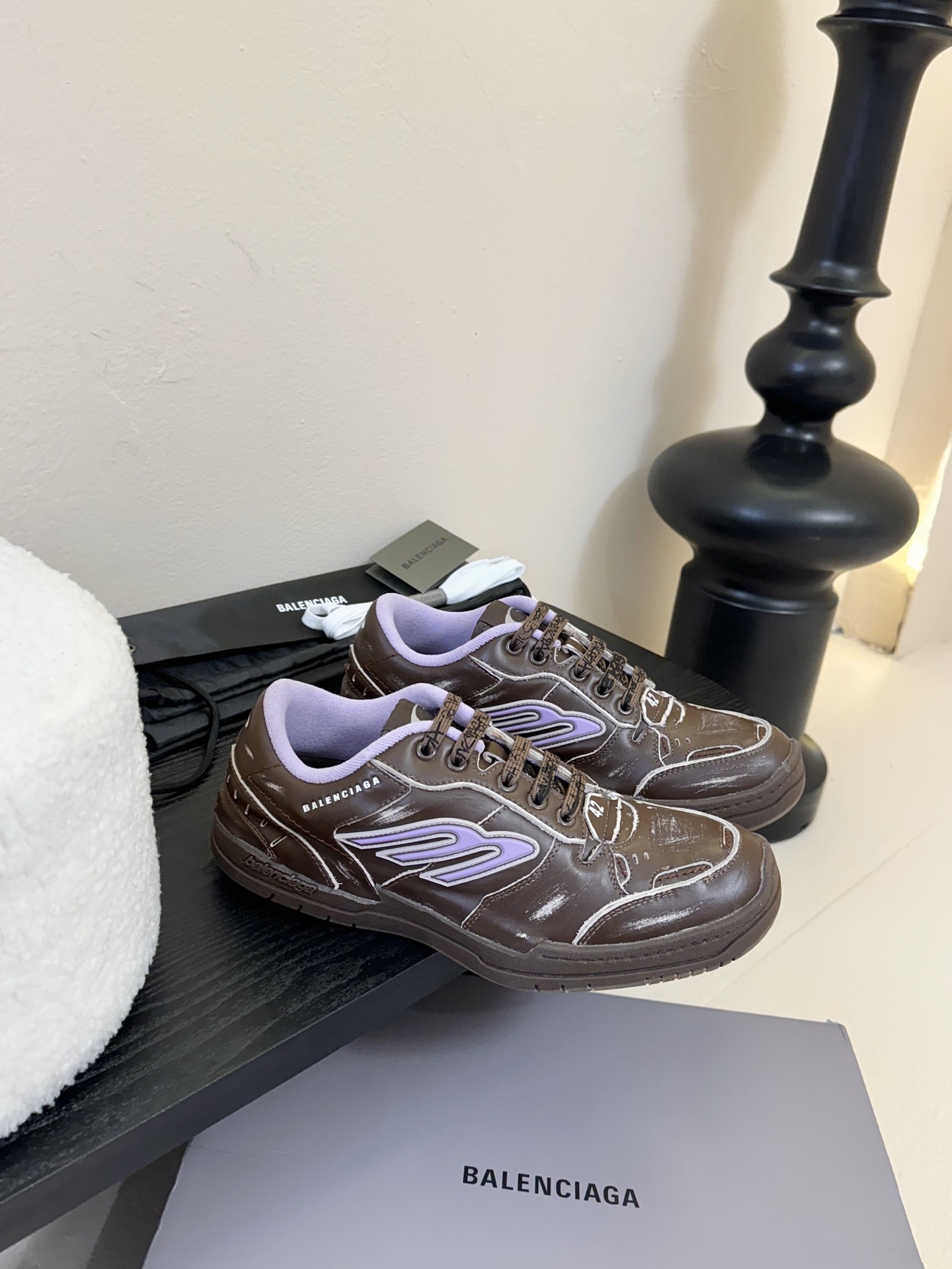 
BaLenciaga巴黎世家最新秋冬款Hamp tons情侣运动鞋     
  超多明星网红种草 它