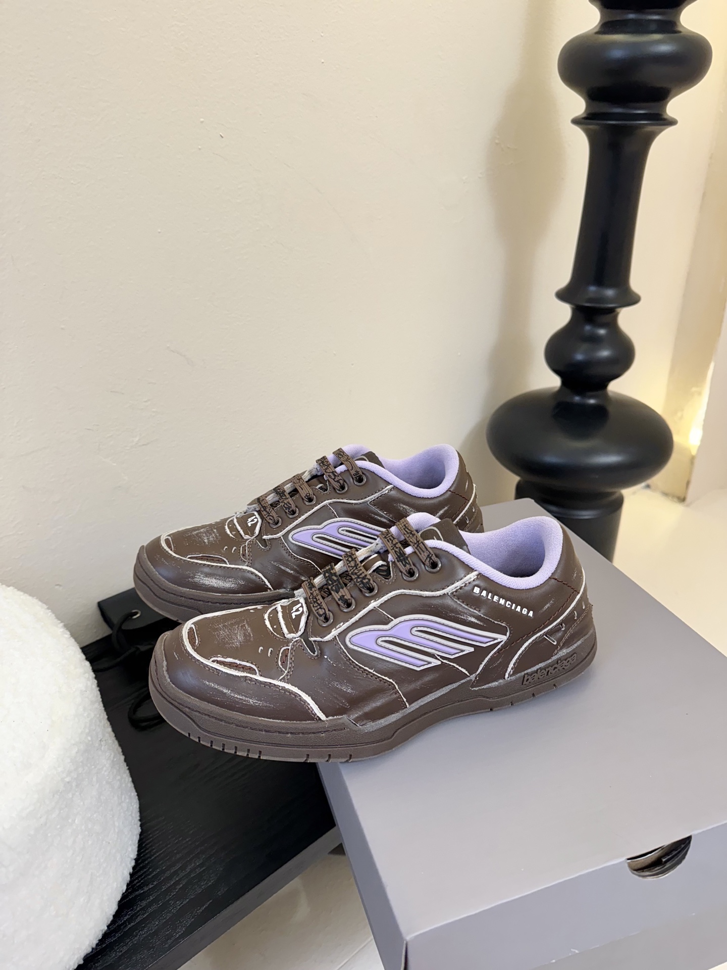 
BaLenciaga巴黎世家最新秋冬款Hamp tons情侣运动鞋     
  超多明星网红种草 它