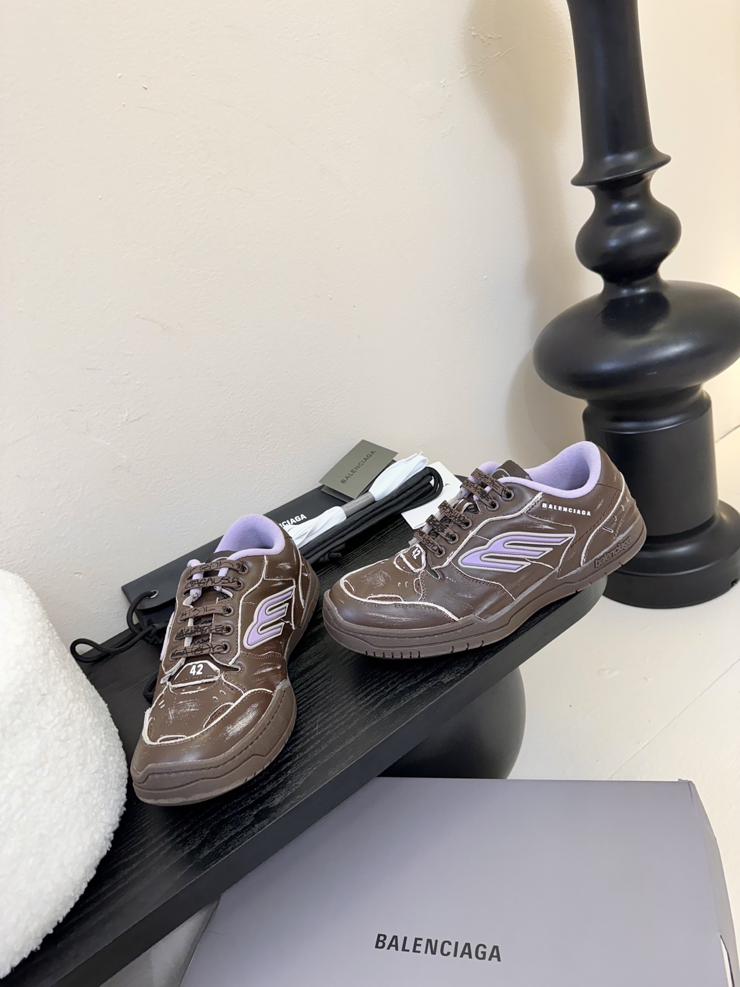
BaLenciaga巴黎世家最新秋冬款Hamp tons情侣运动鞋     
  超多明星网红种草 它