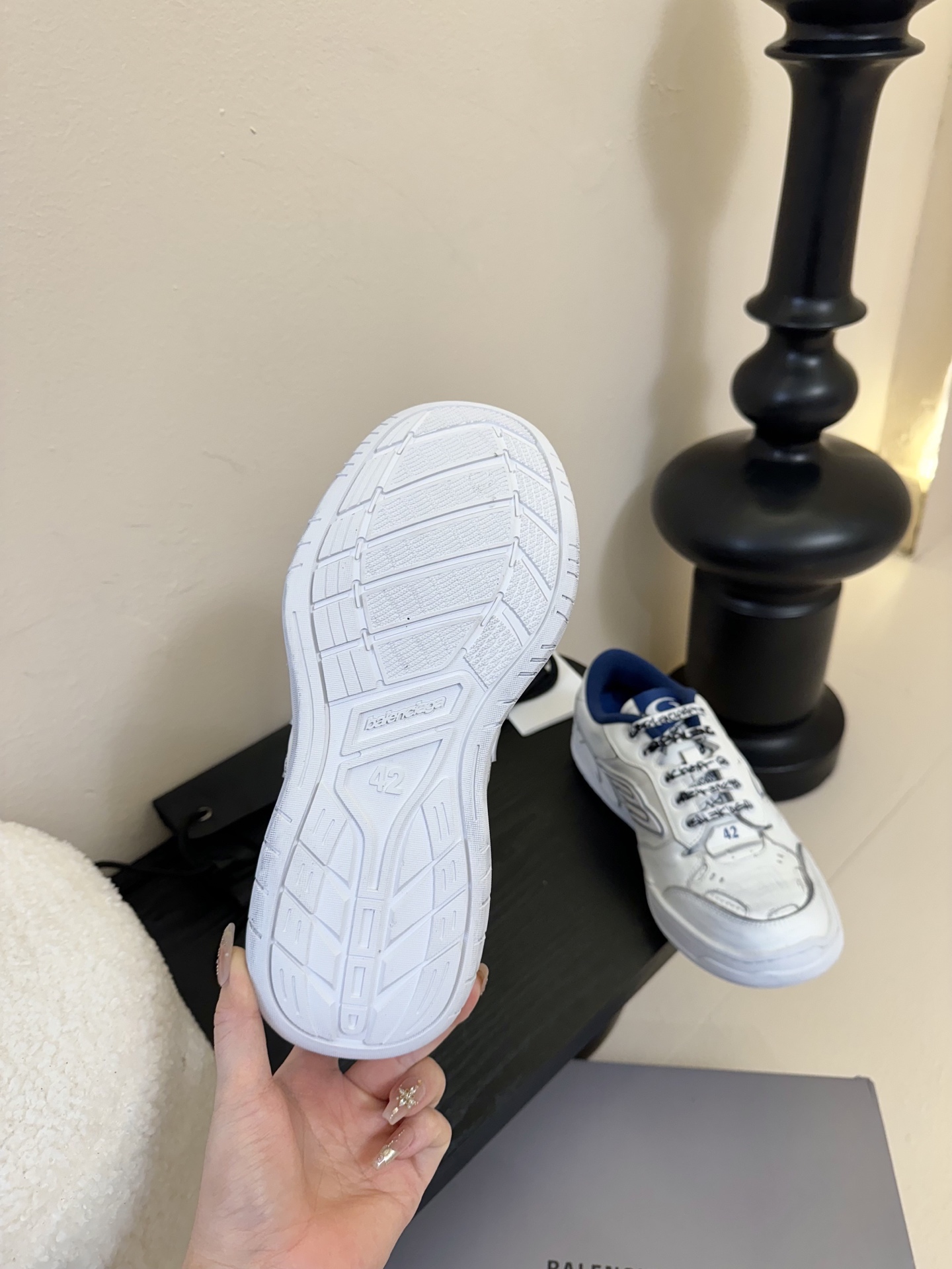 
BaLenciaga巴黎世家最新秋冬款Hamp tons情侣运动鞋     
  超多明星网红种草 它