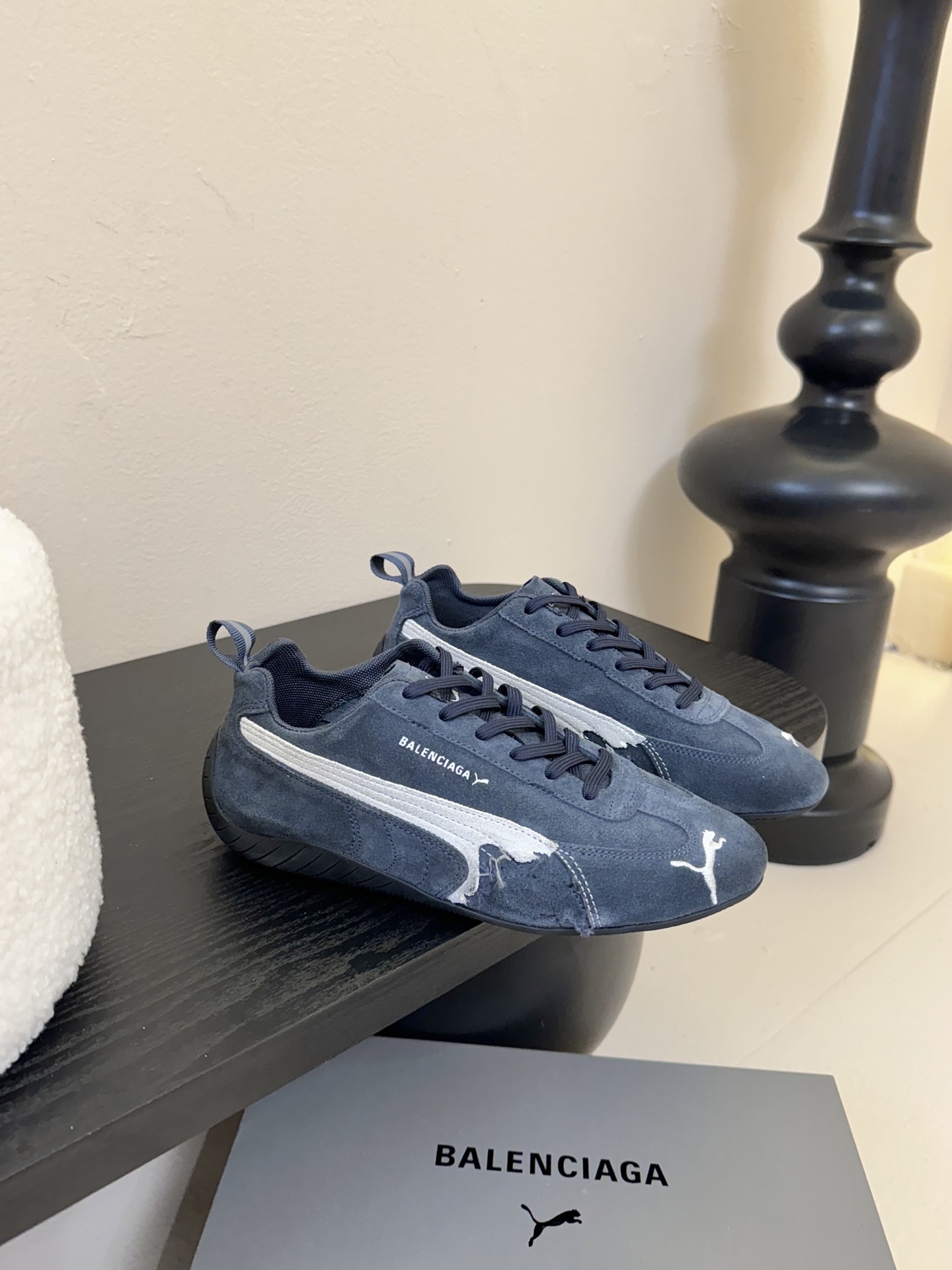 
彪马（Puma）Ultrasoft Speedcats 

情侣款运动鞋采用柔软且无固定结构的鞋面，该