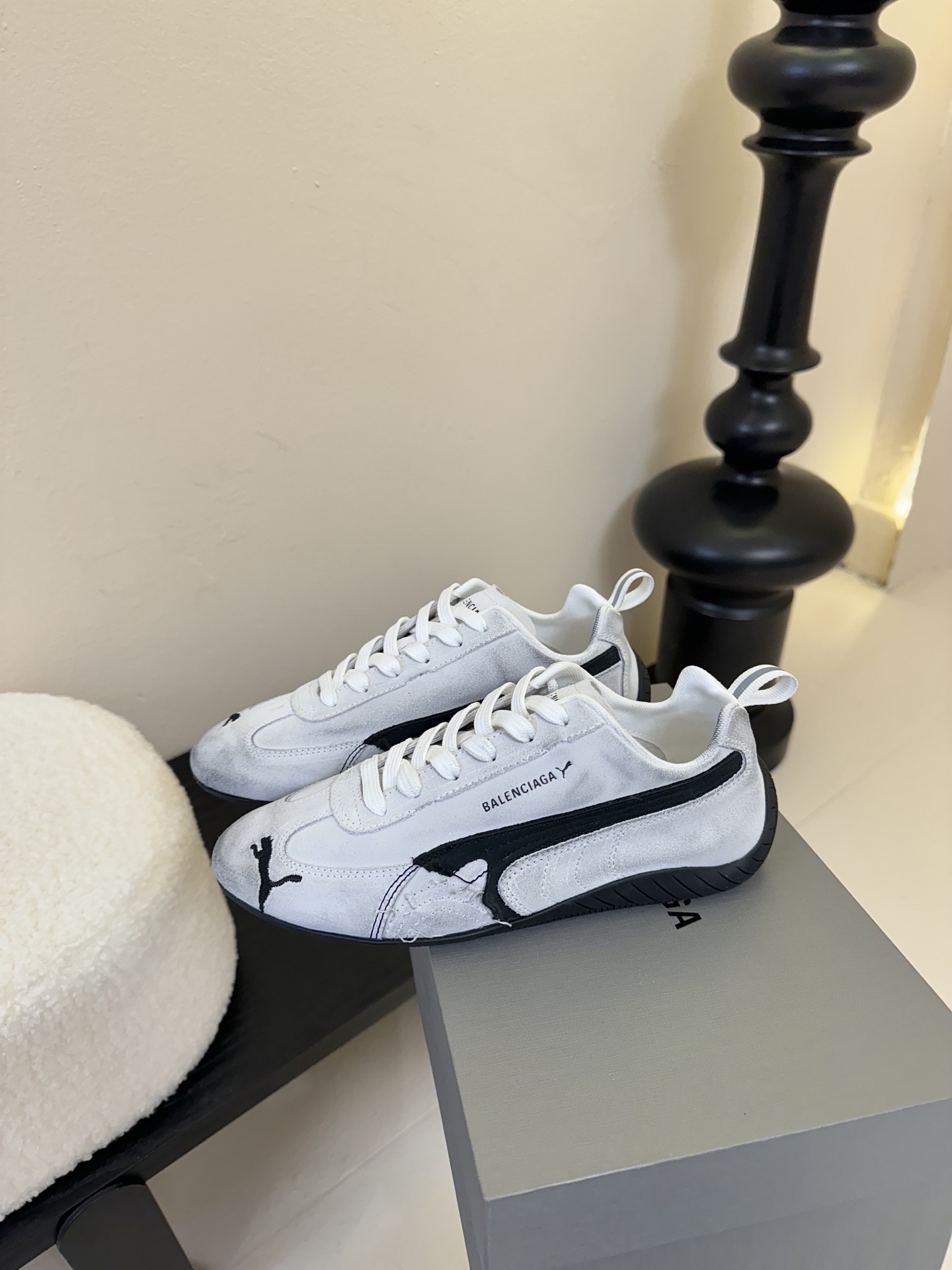 
彪马（Puma）Ultrasoft Speedcats 

情侣款运动鞋采用柔软且无固定结构的鞋面，该