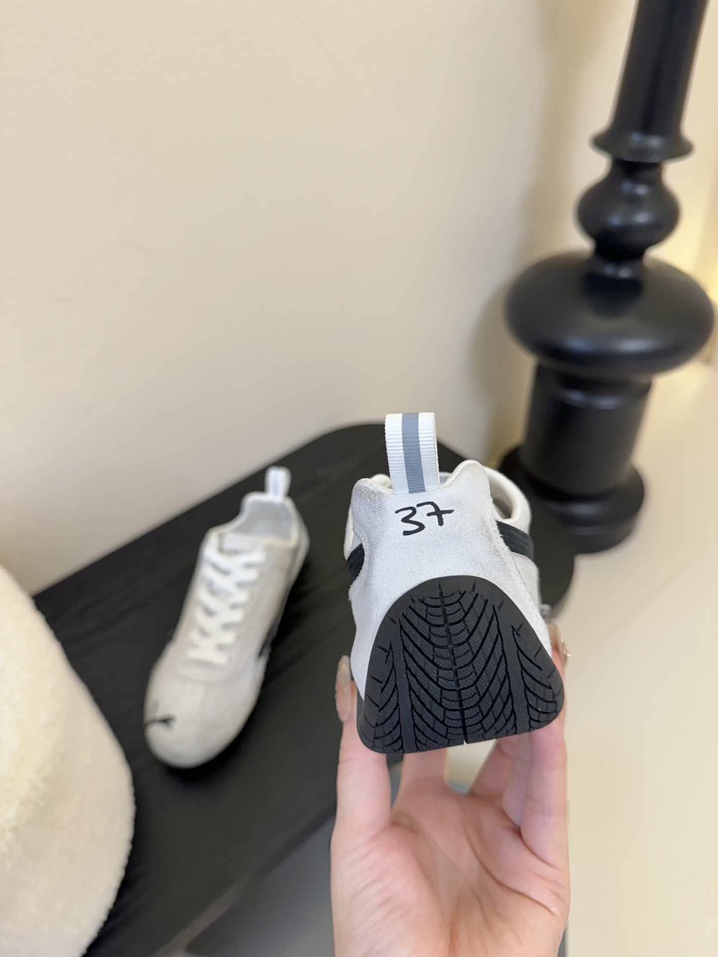 
彪马（Puma）Ultrasoft Speedcats 

情侣款运动鞋采用柔软且无固定结构的鞋面，该