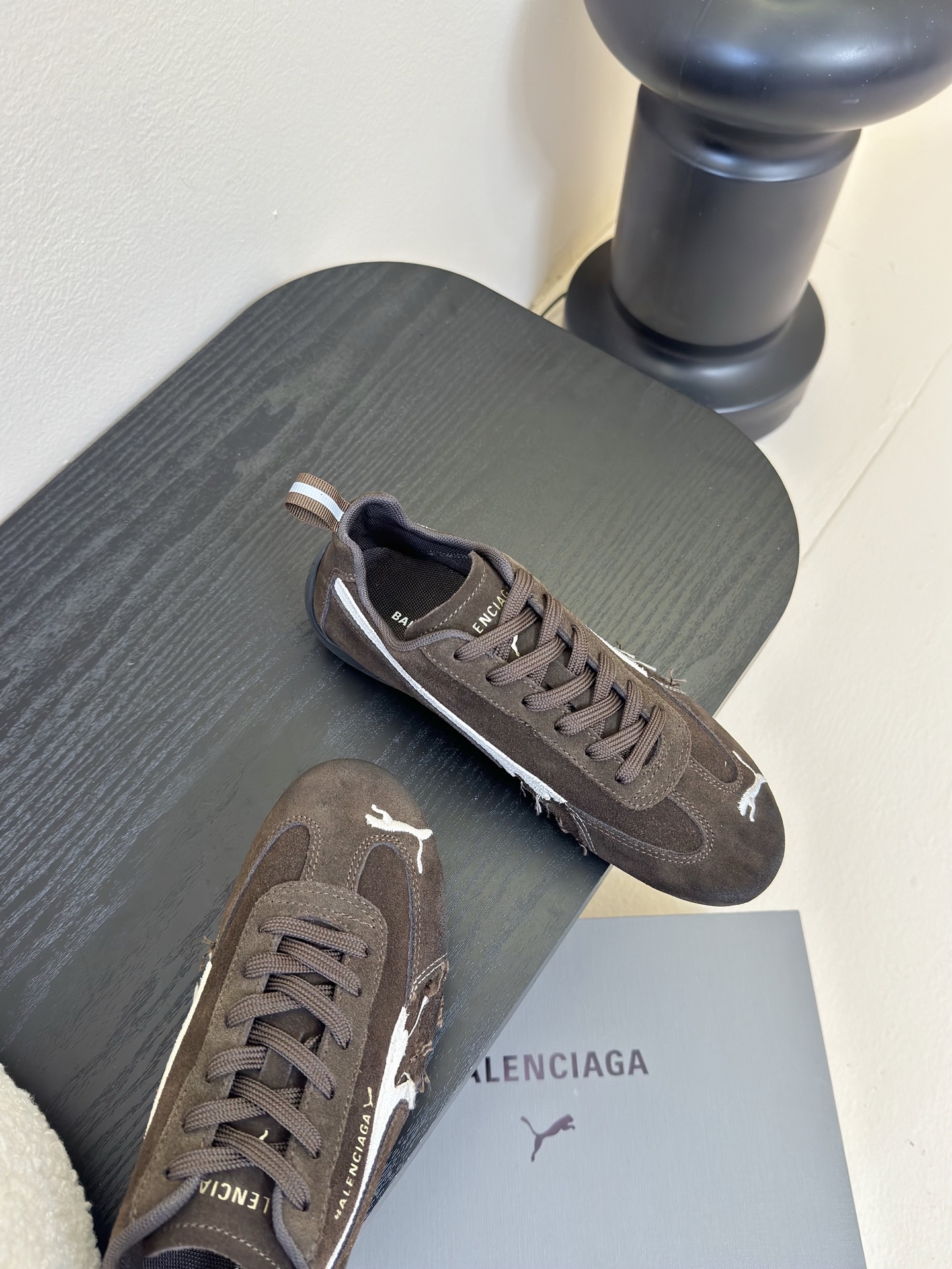 
彪马（Puma）Ultrasoft Speedcats 

情侣款运动鞋采用柔软且无固定结构的鞋面，该