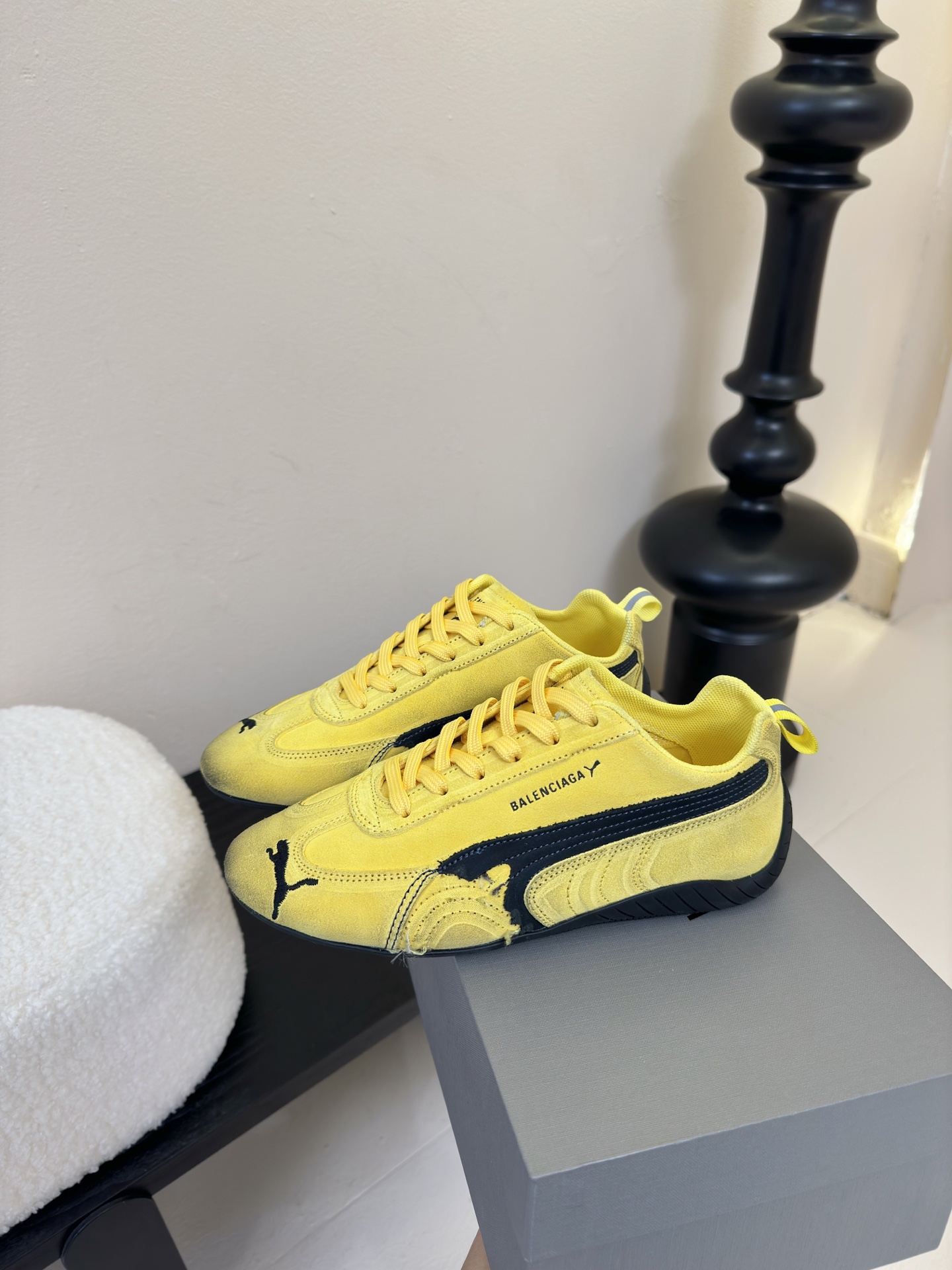 
彪马（Puma）Ultrasoft Speedcats 

情侣款运动鞋采用柔软且无固定结构的鞋面，该