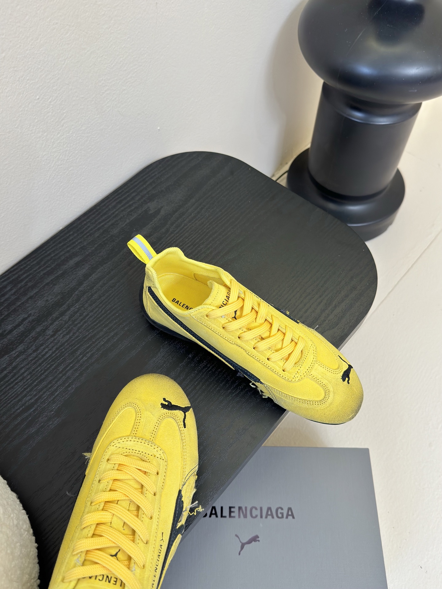 
彪马（Puma）Ultrasoft Speedcats 

情侣款运动鞋采用柔软且无固定结构的鞋面，该