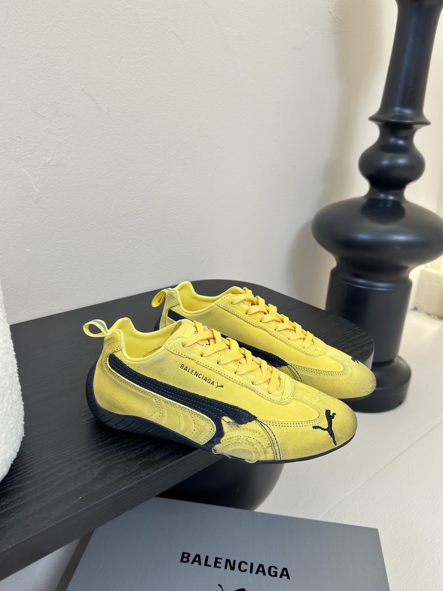 
彪马（Puma）Ultrasoft Speedcats 

情侣款运动鞋采用柔软且无固定结构的鞋面，该