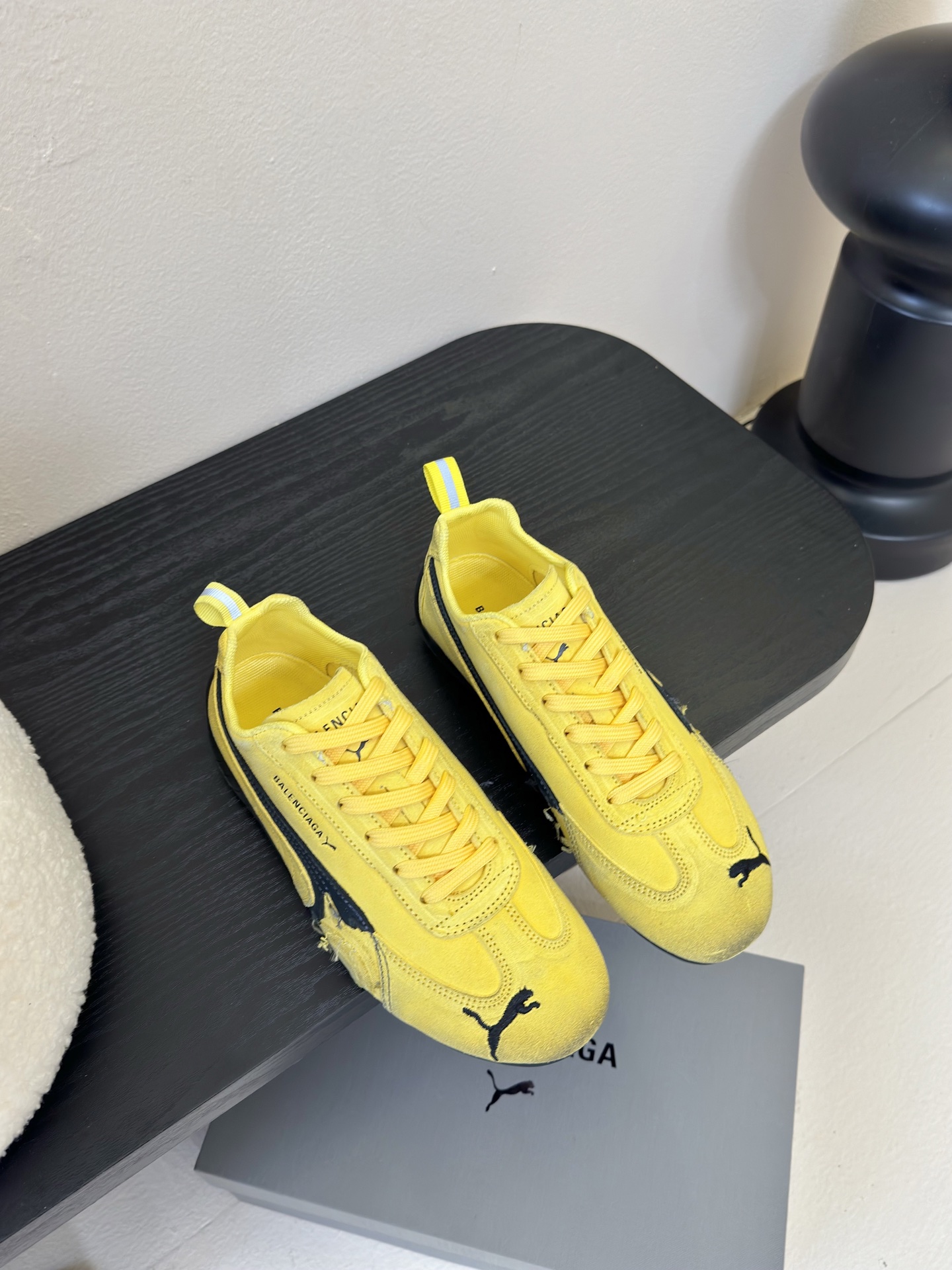 
彪马（Puma）Ultrasoft Speedcats 

情侣款运动鞋采用柔软且无固定结构的鞋面，该