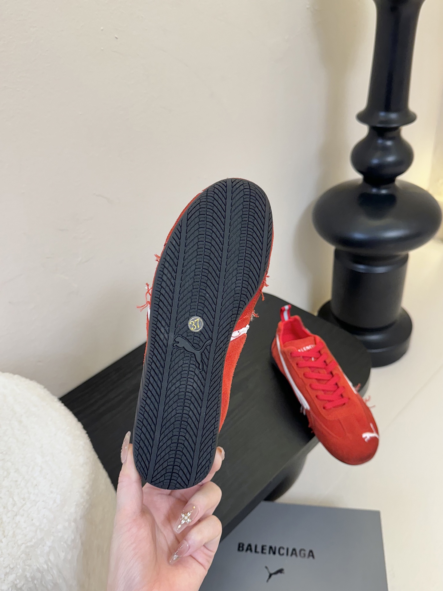 
彪马（Puma）Ultrasoft Speedcats 

情侣款运动鞋采用柔软且无固定结构的鞋面，该