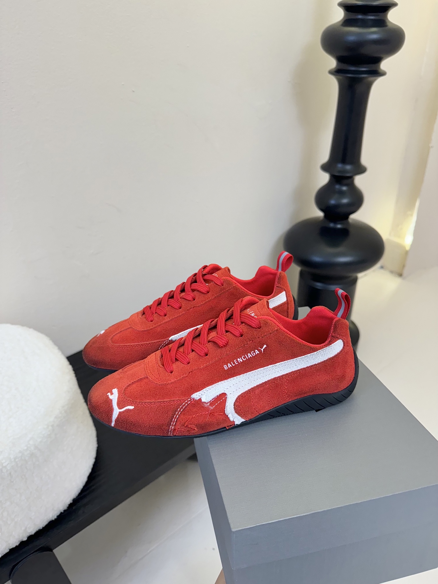 
彪马（Puma）Ultrasoft Speedcats 

情侣款运动鞋采用柔软且无固定结构的鞋面，该