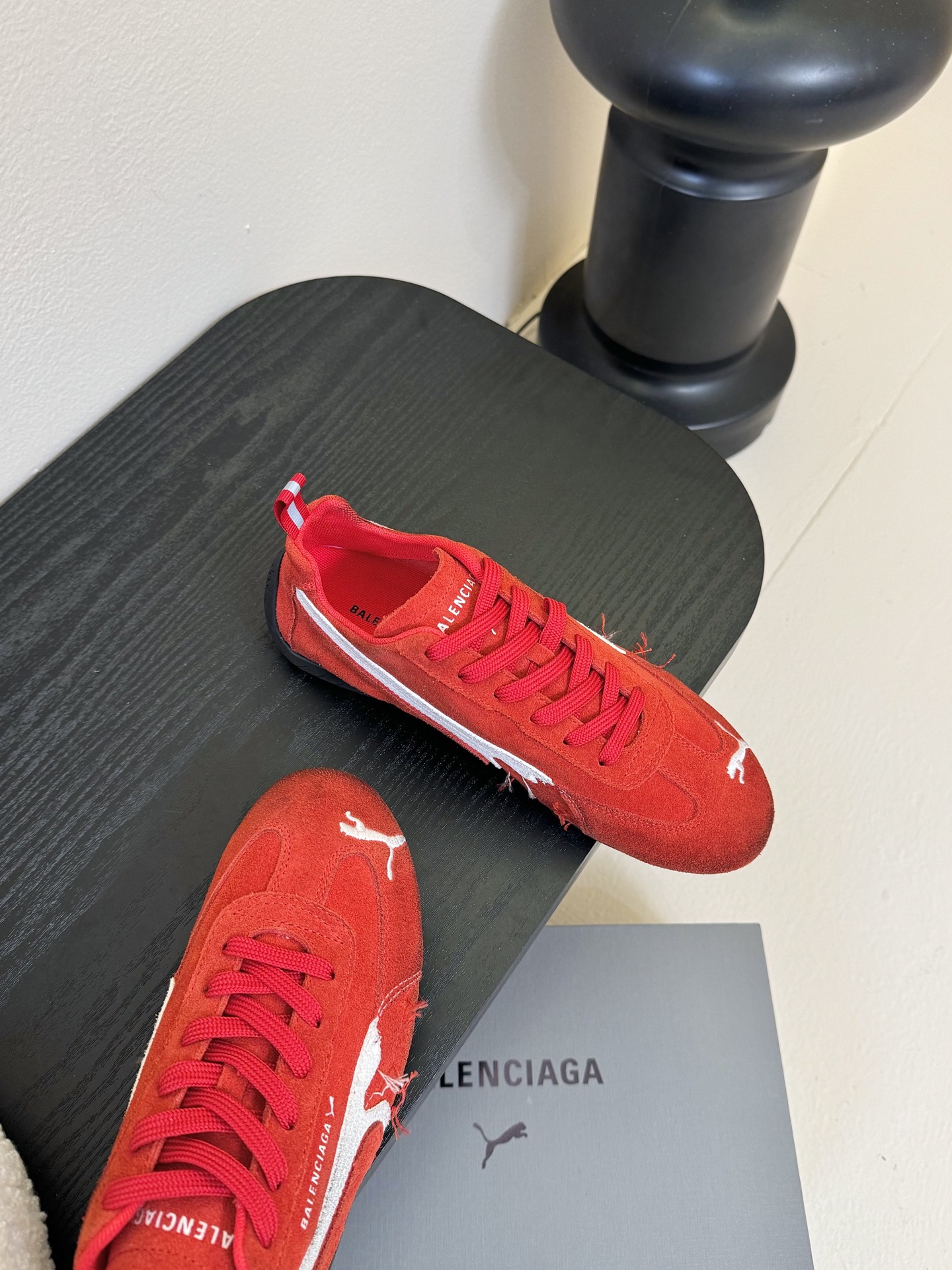 
彪马（Puma）Ultrasoft Speedcats 

情侣款运动鞋采用柔软且无固定结构的鞋面，该