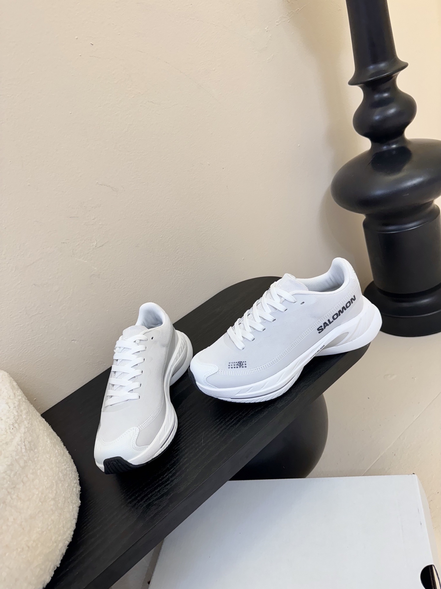 皮面秋冬款
MM6 x SALOMON - Spectur 2是MM6 Maison Margiela