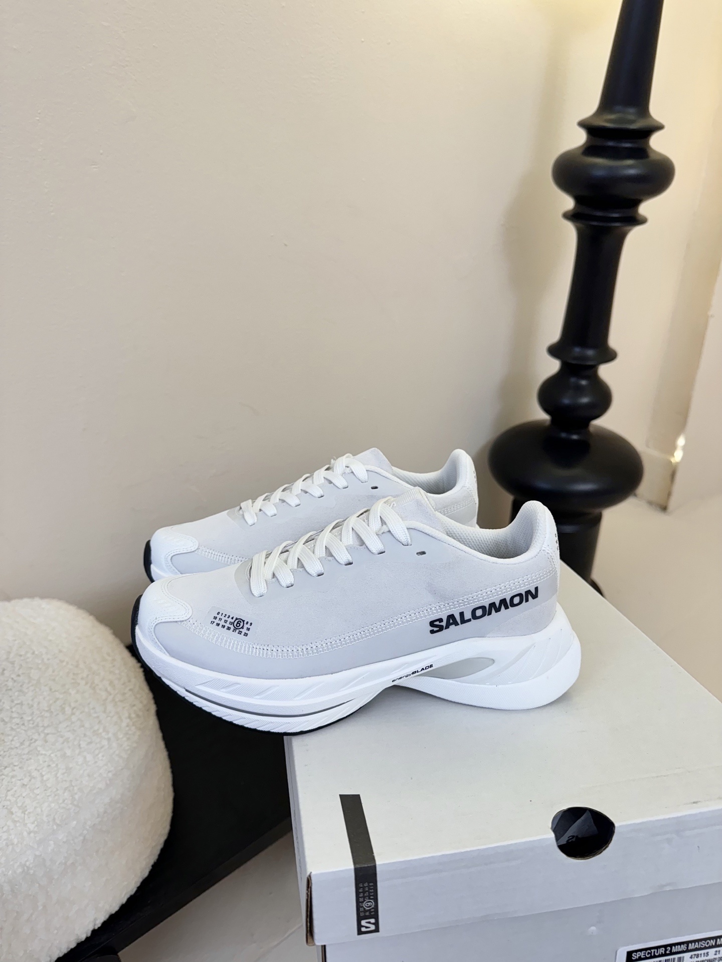 皮面秋冬款
MM6 x SALOMON - Spectur 2是MM6 Maison Margiela