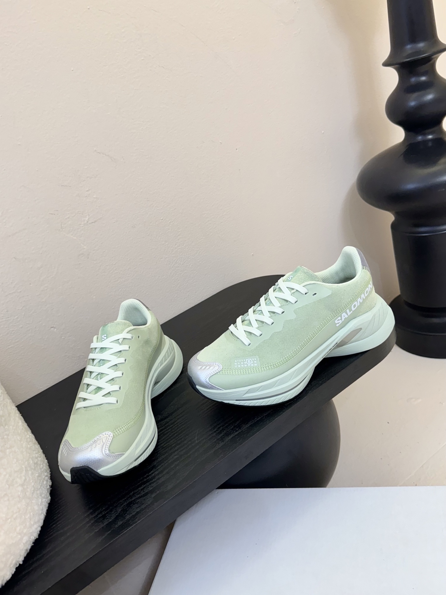 
皮面秋冬款
MM6 x SALOMON - Spectur 2是MM6 Maison Margiela