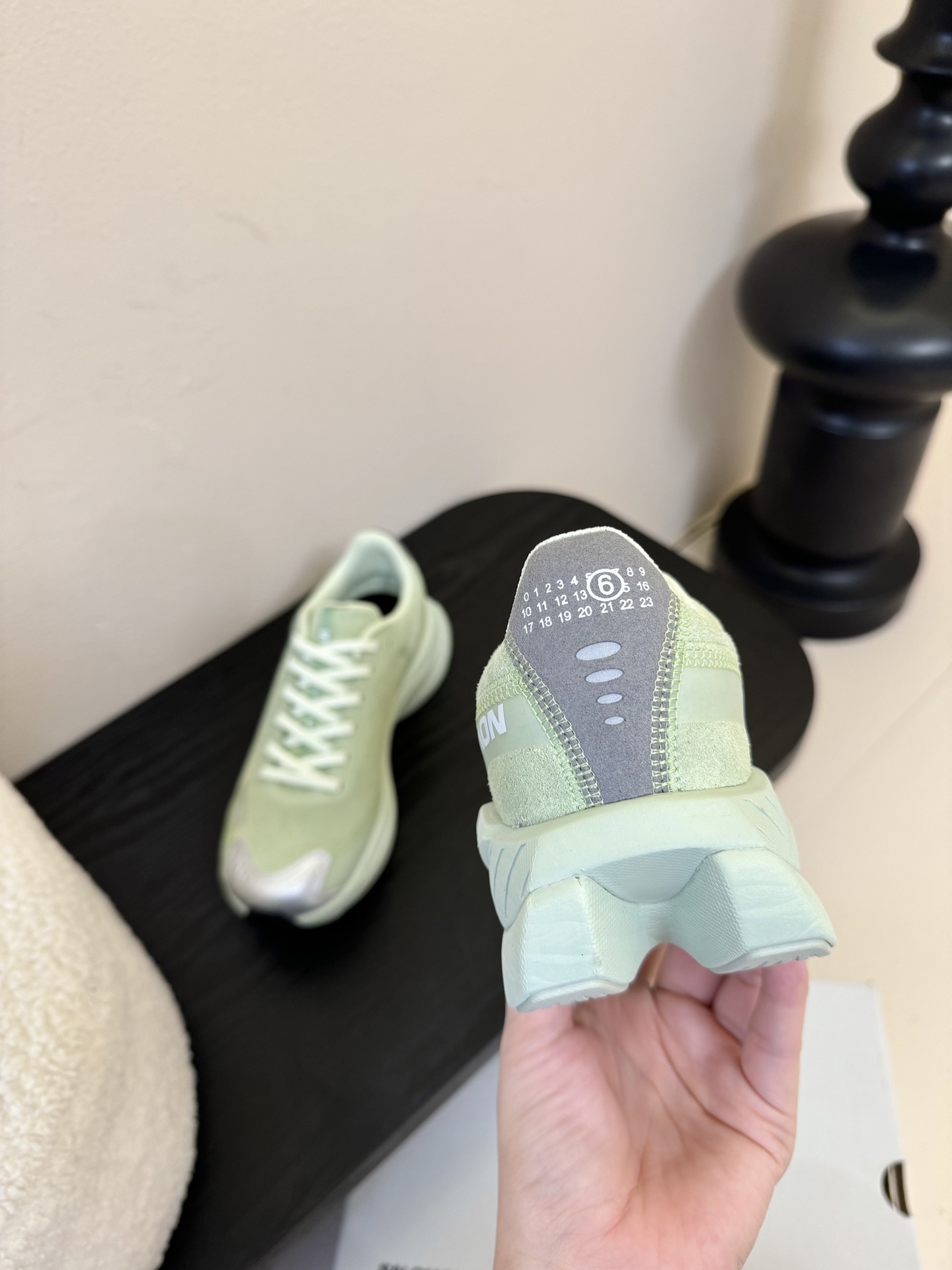 
皮面秋冬款
MM6 x SALOMON - Spectur 2是MM6 Maison Margiela
