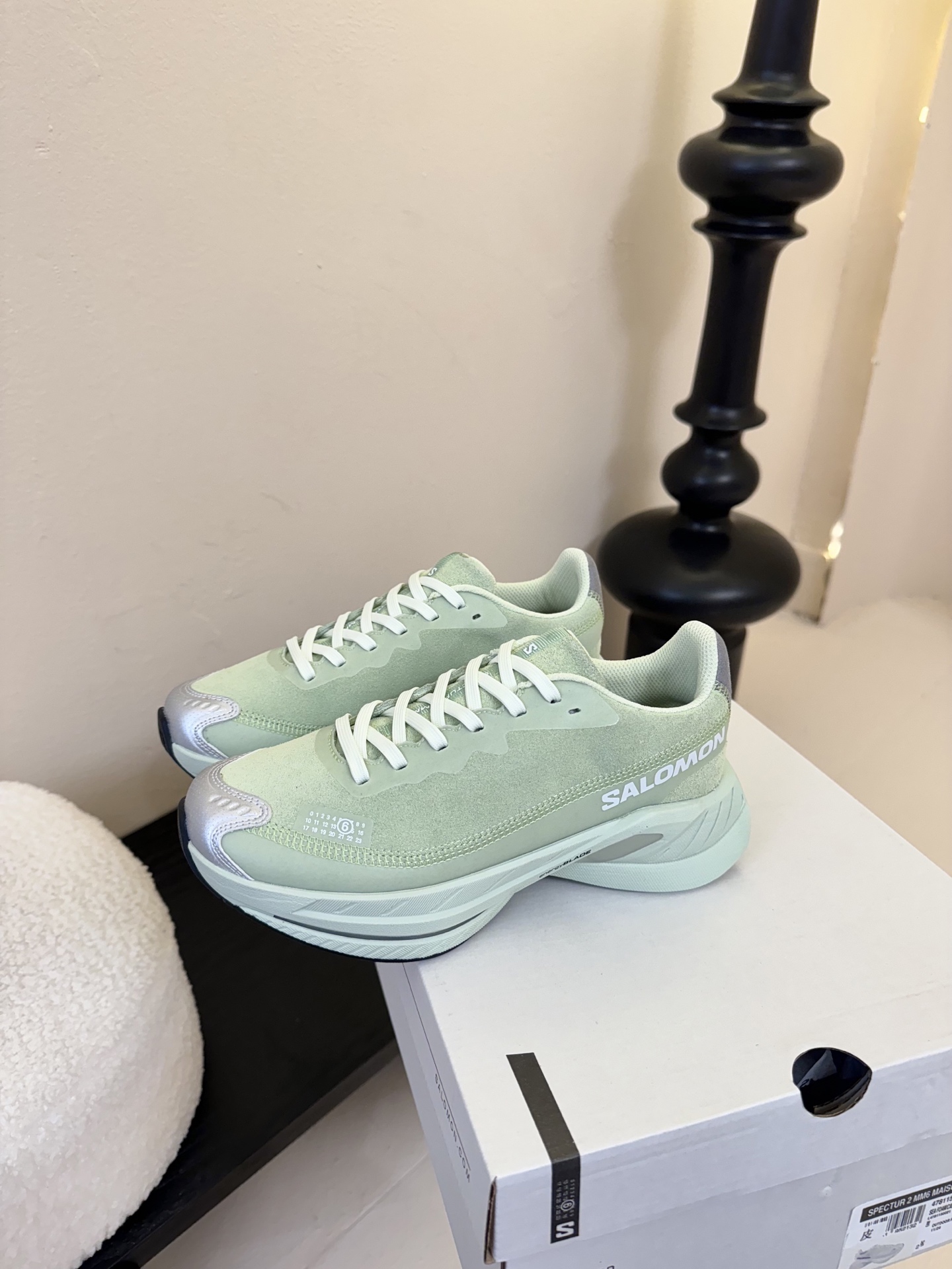 
皮面秋冬款
MM6 x SALOMON - Spectur 2是MM6 Maison Margiela