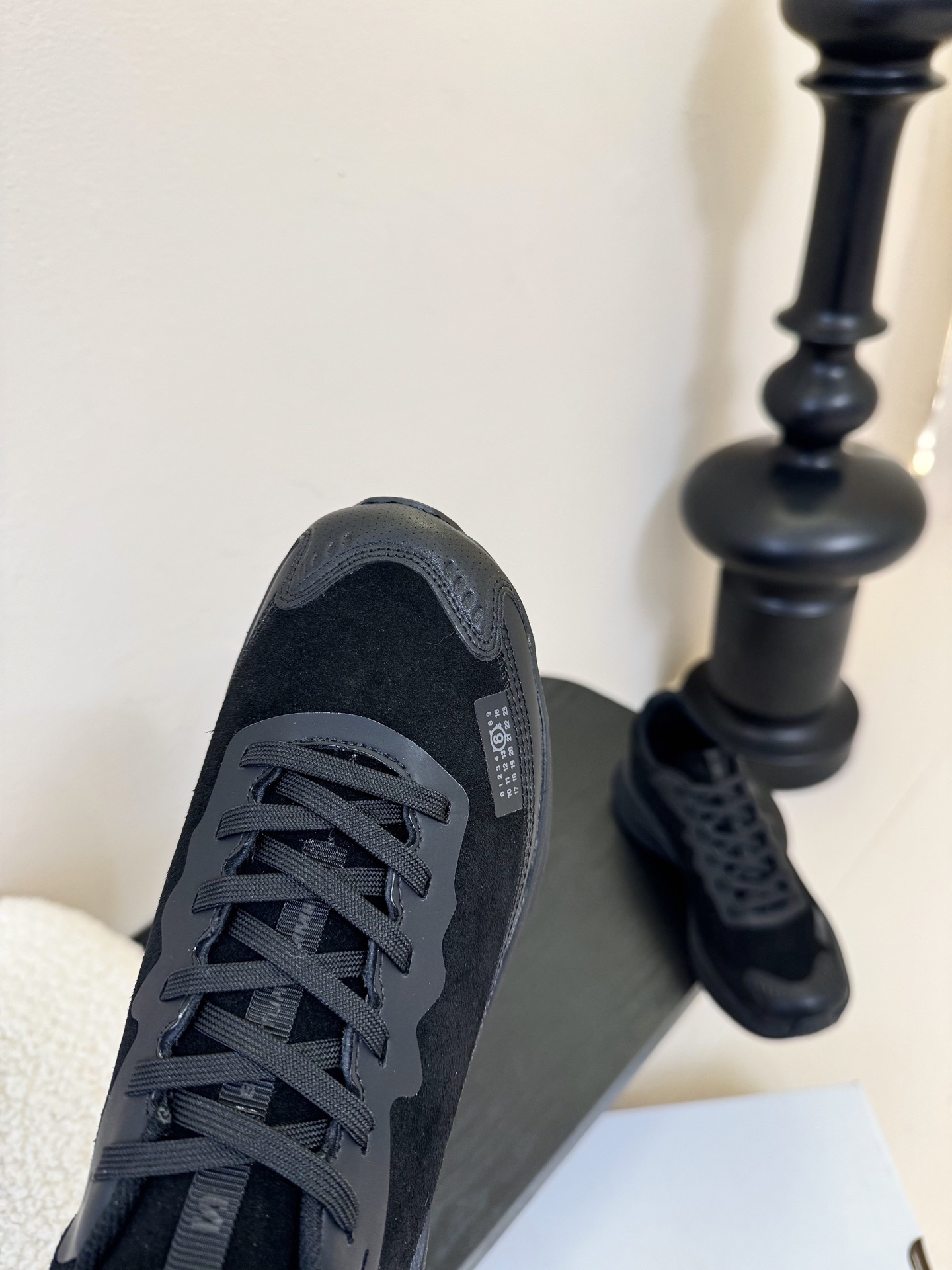 皮面秋冬款
MM6 x SALOMON - Spectur 2是MM6 Maison Margiela
