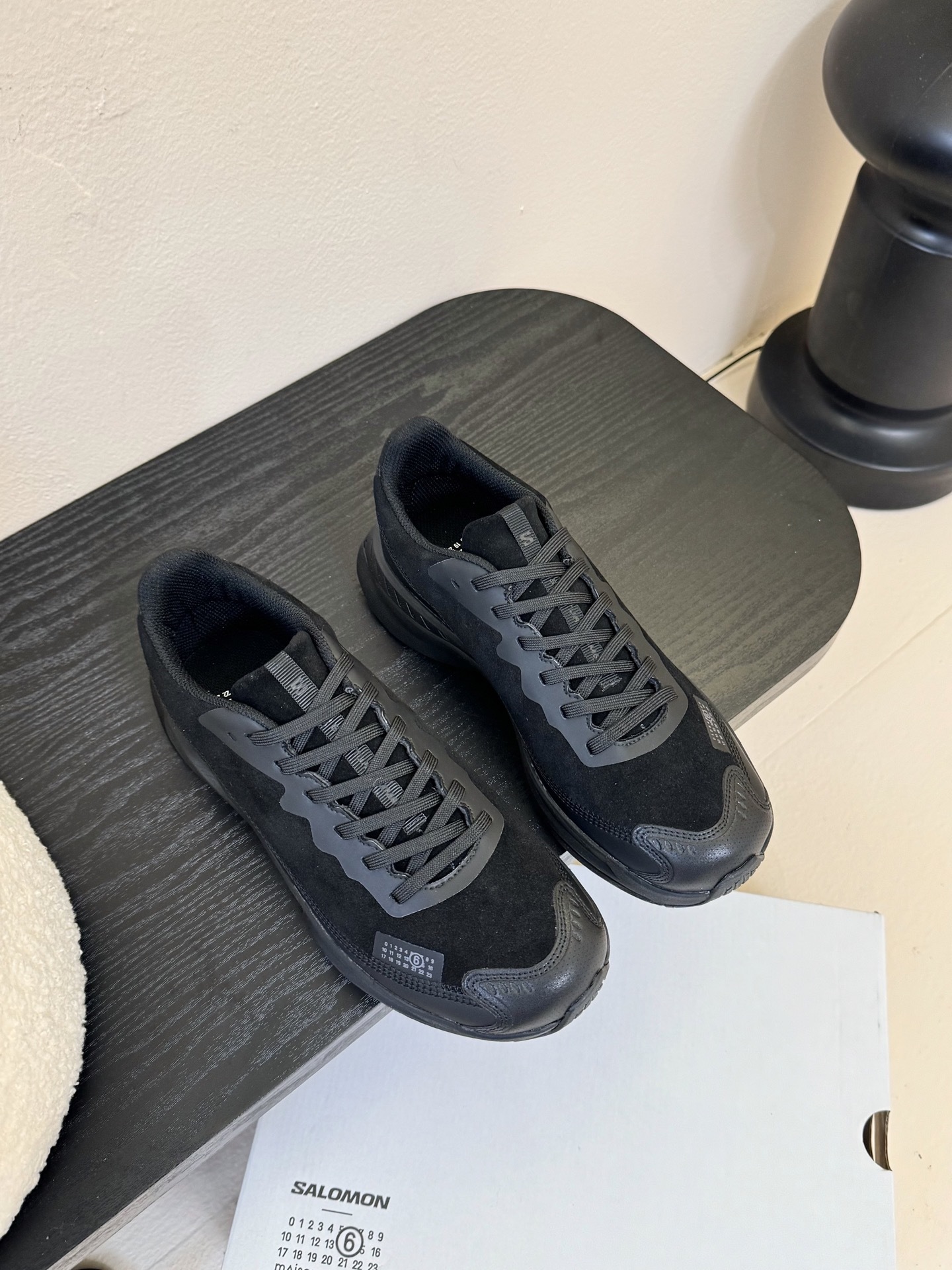 皮面秋冬款
MM6 x SALOMON - Spectur 2是MM6 Maison Margiela