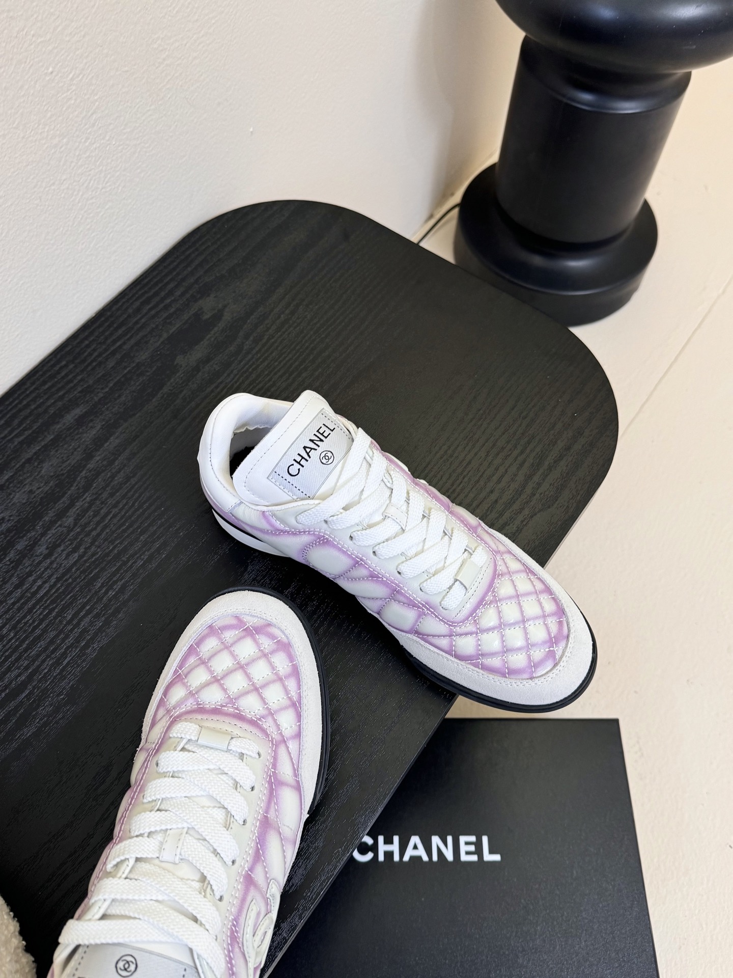 
CHANEL/香奈儿
2025新款小香风麂皮圆头菱格厚底运动鞋时尚增高鞋休闲鞋棒球鞋
面料：进口羊皮
