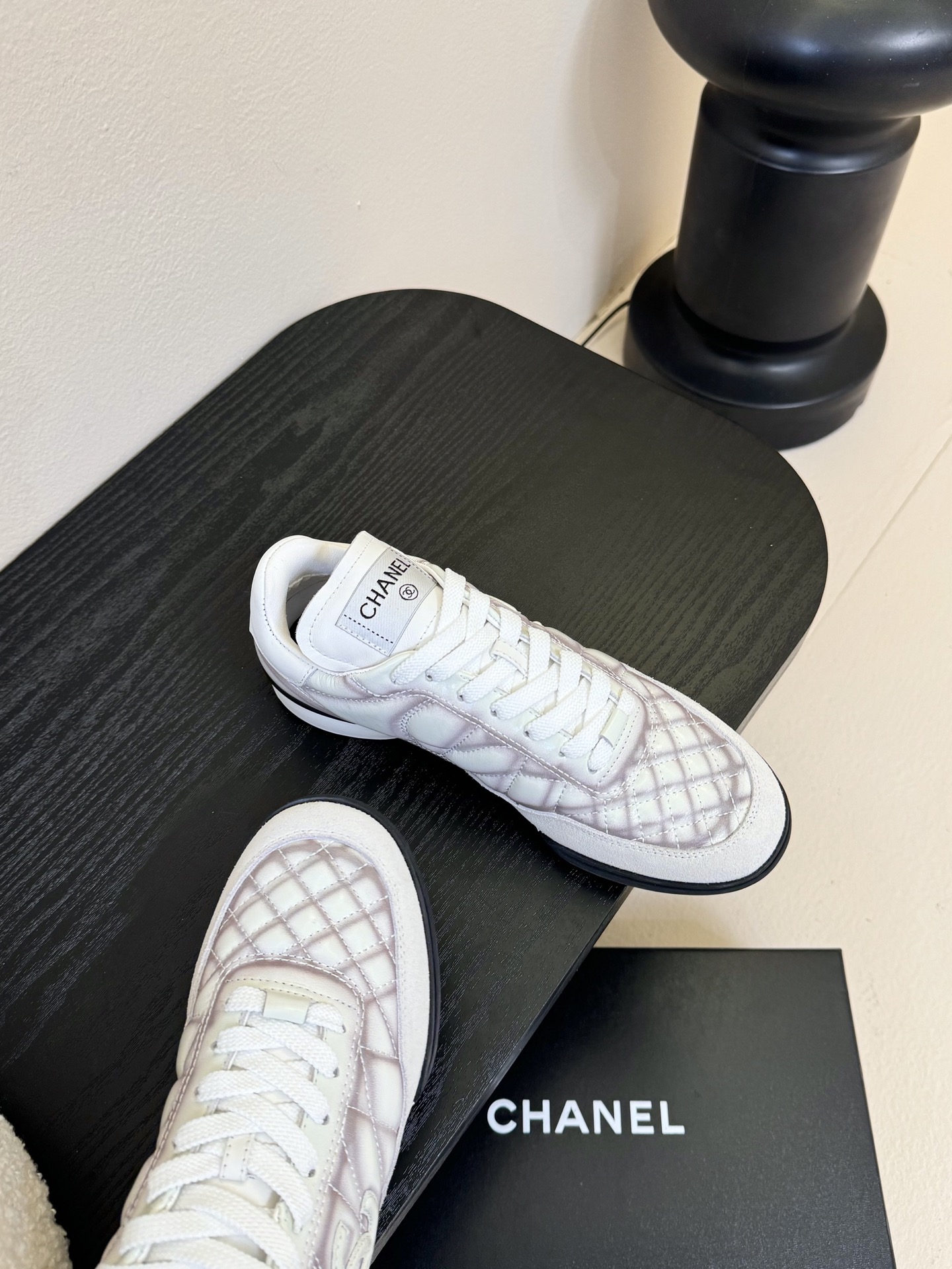 
CHANEL/香奈儿
2025新款小香风麂皮圆头菱格厚底运动鞋时尚增高鞋休闲鞋棒球鞋
面料：进口羊皮
