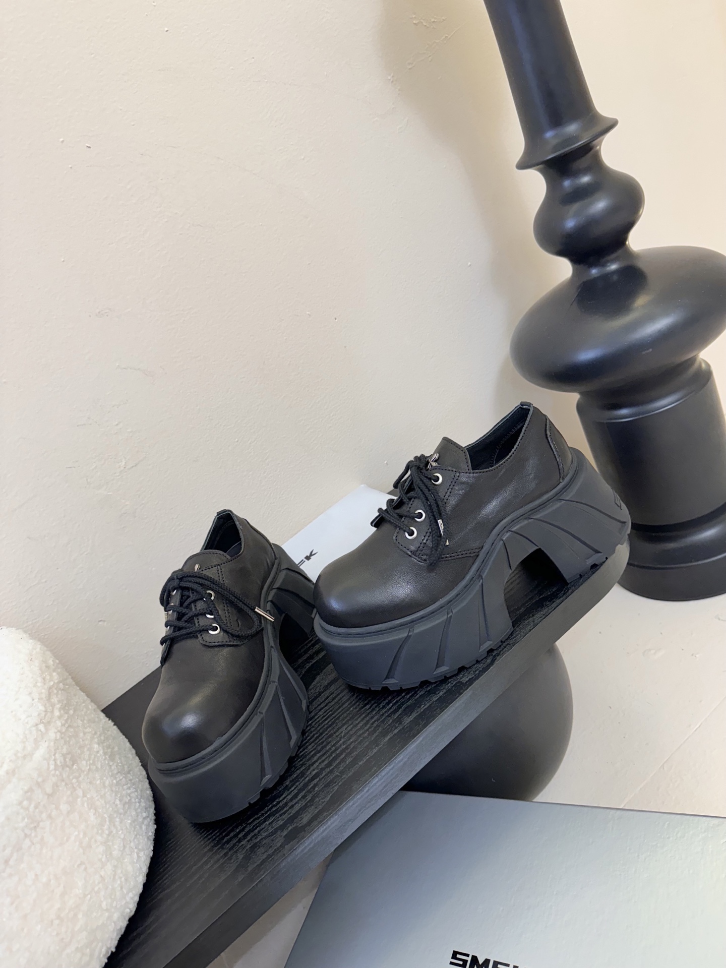 
Smf* 小众潮牌 25ss爆款新品 厚底 休闲鞋 德比鞋短靴长靴 

爆真的是很耐看越看越喜欢！矮个