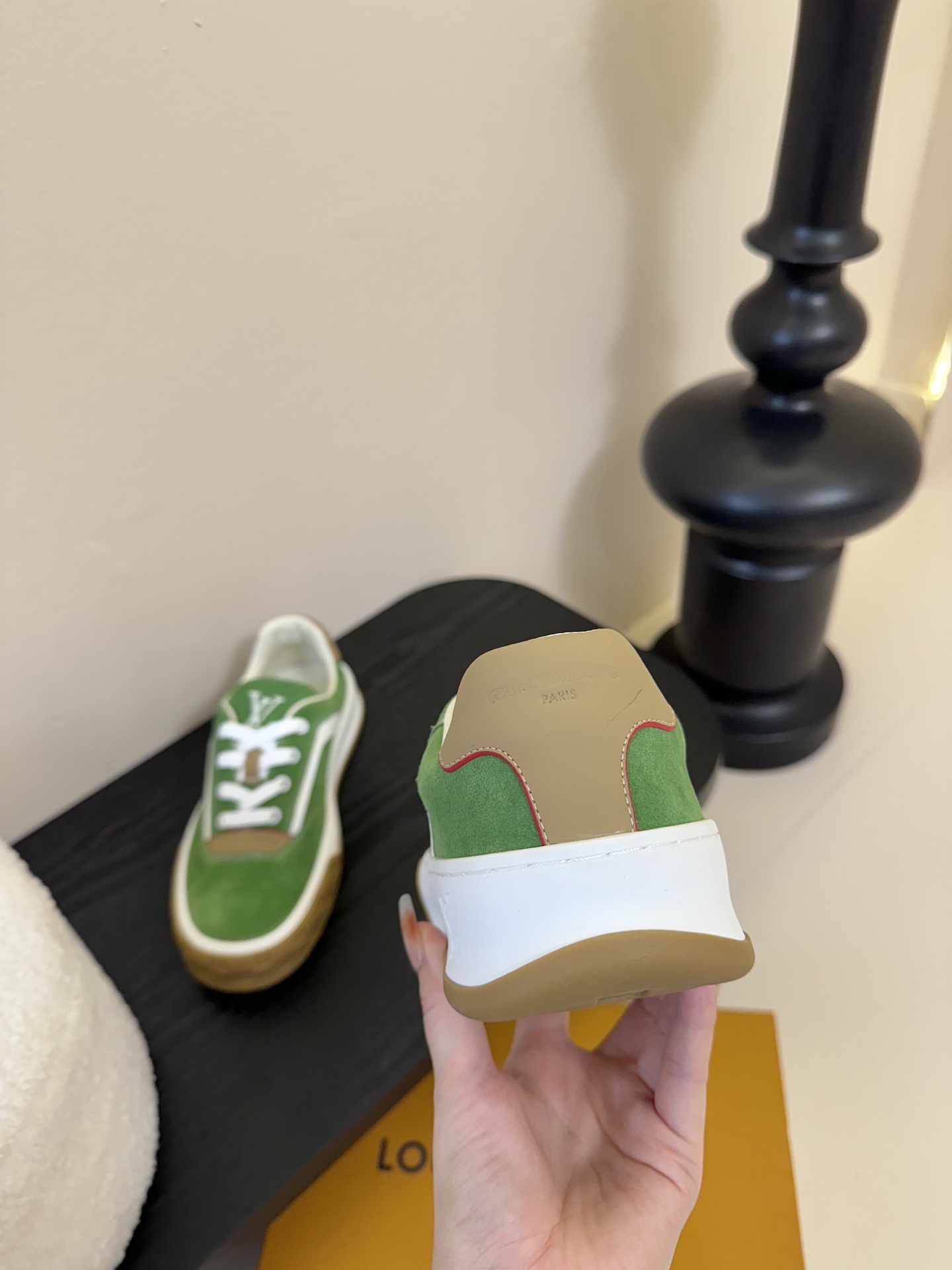 男款
LV代购级新色现货供应！经典驴家全系列,  每个款式配色都很赞！Trainer的脚感真的非常不错，