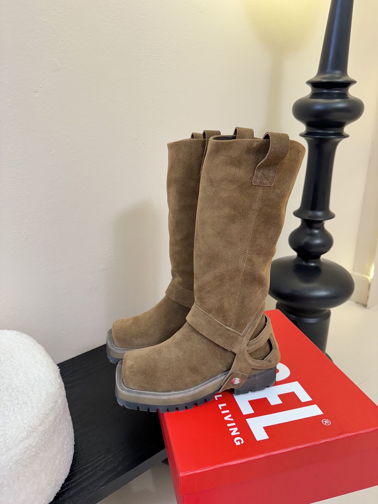 Fashion Rebels: DIESEI Oval D 25AW Knight Boots Review - 图片 6
