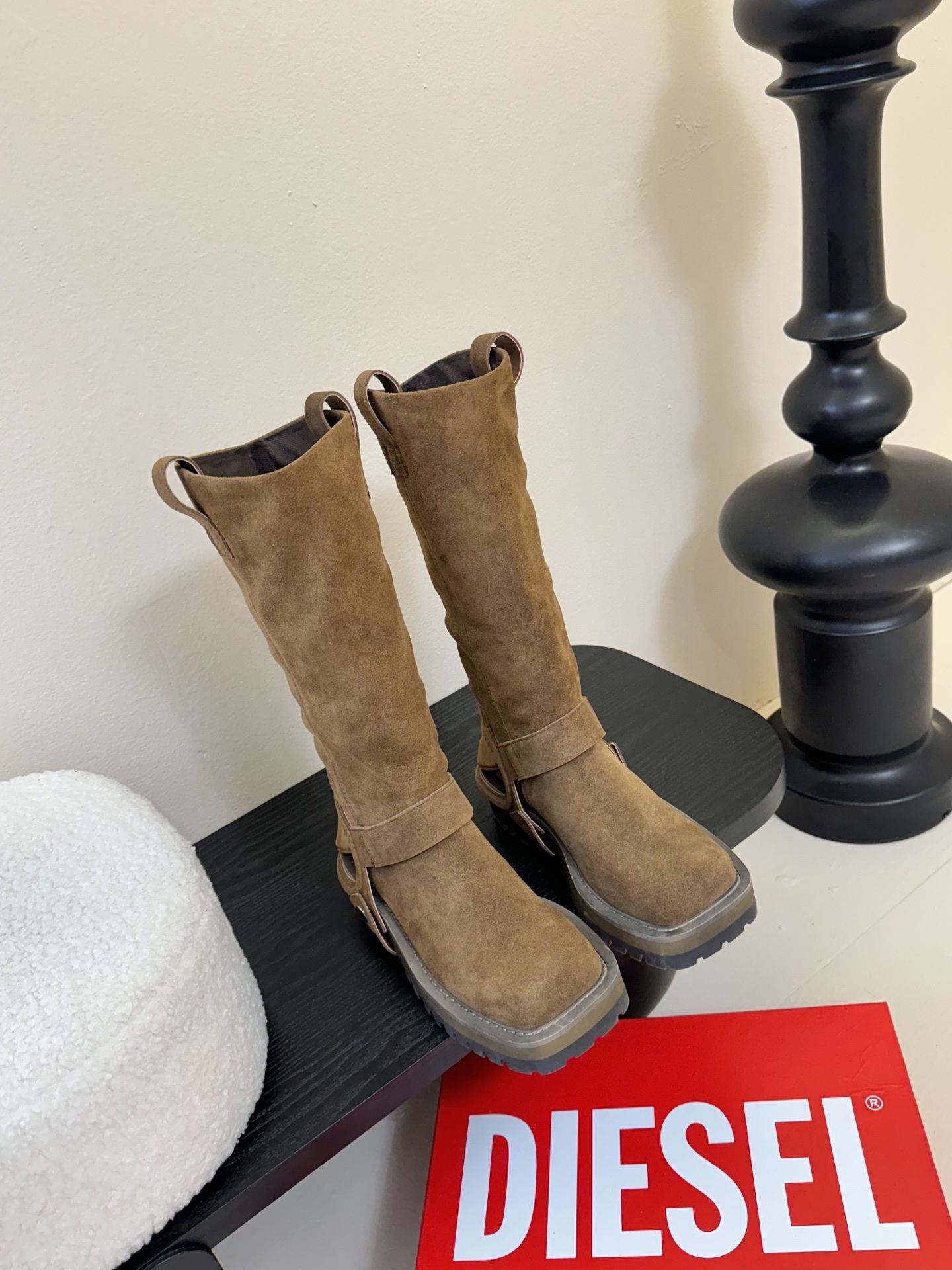 Fashion Rebels: DIESEI Oval D 25AW Knight Boots Review - 图片 1