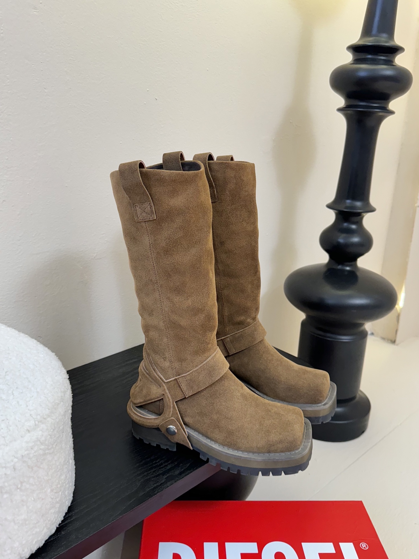 Fashion Rebels: DIESEI Oval D 25AW Knight Boots Review - 图片 2