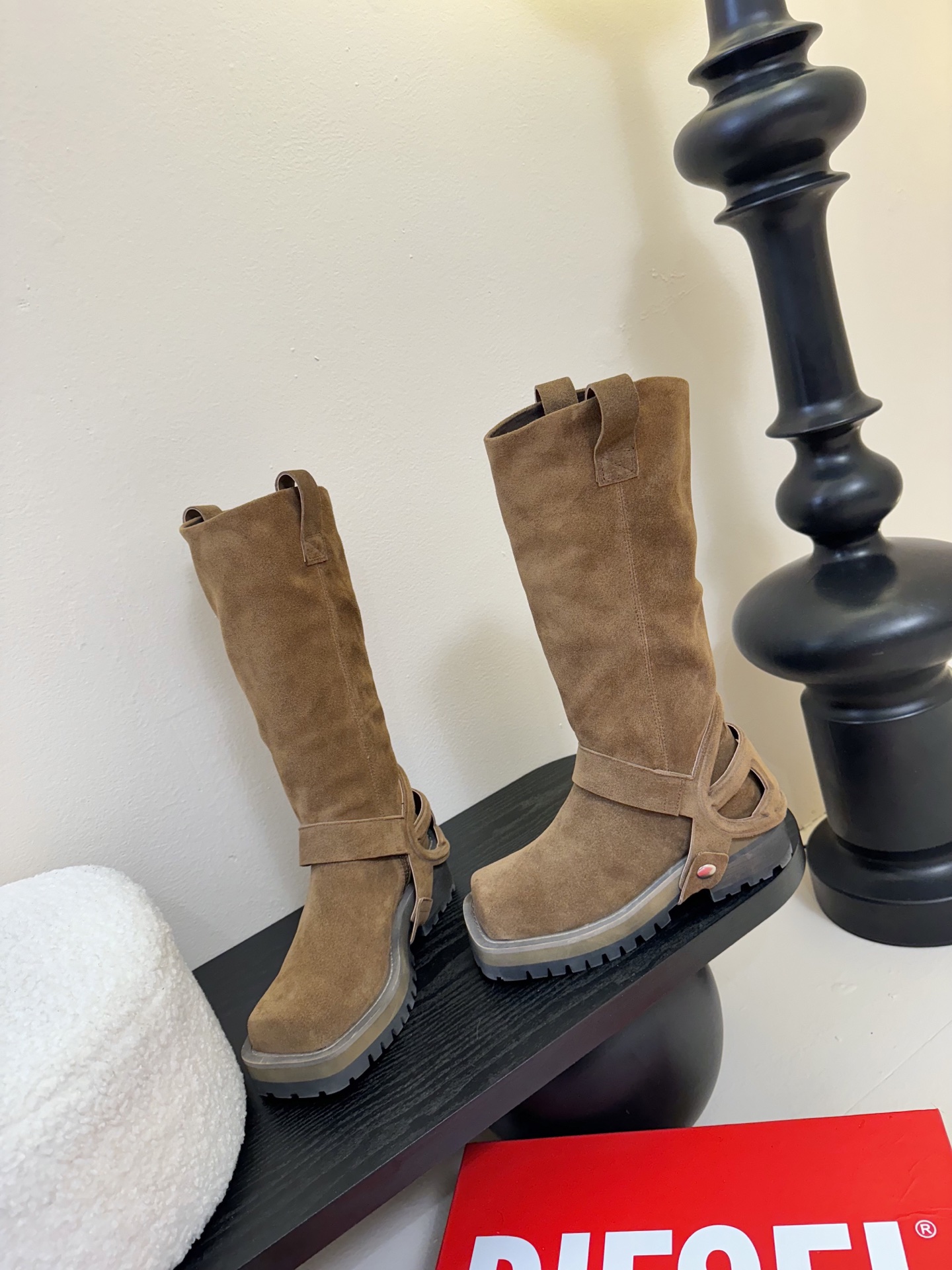 Fashion Rebels: DIESEI Oval D 25AW Knight Boots Review - 图片 4
