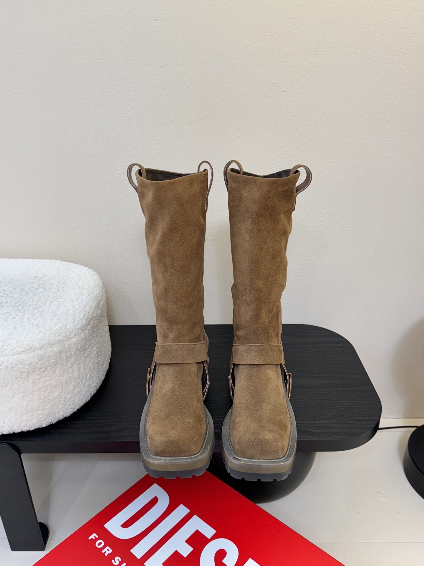 Fashion Rebels: DIESEI Oval D 25AW Knight Boots Review - 图片 9